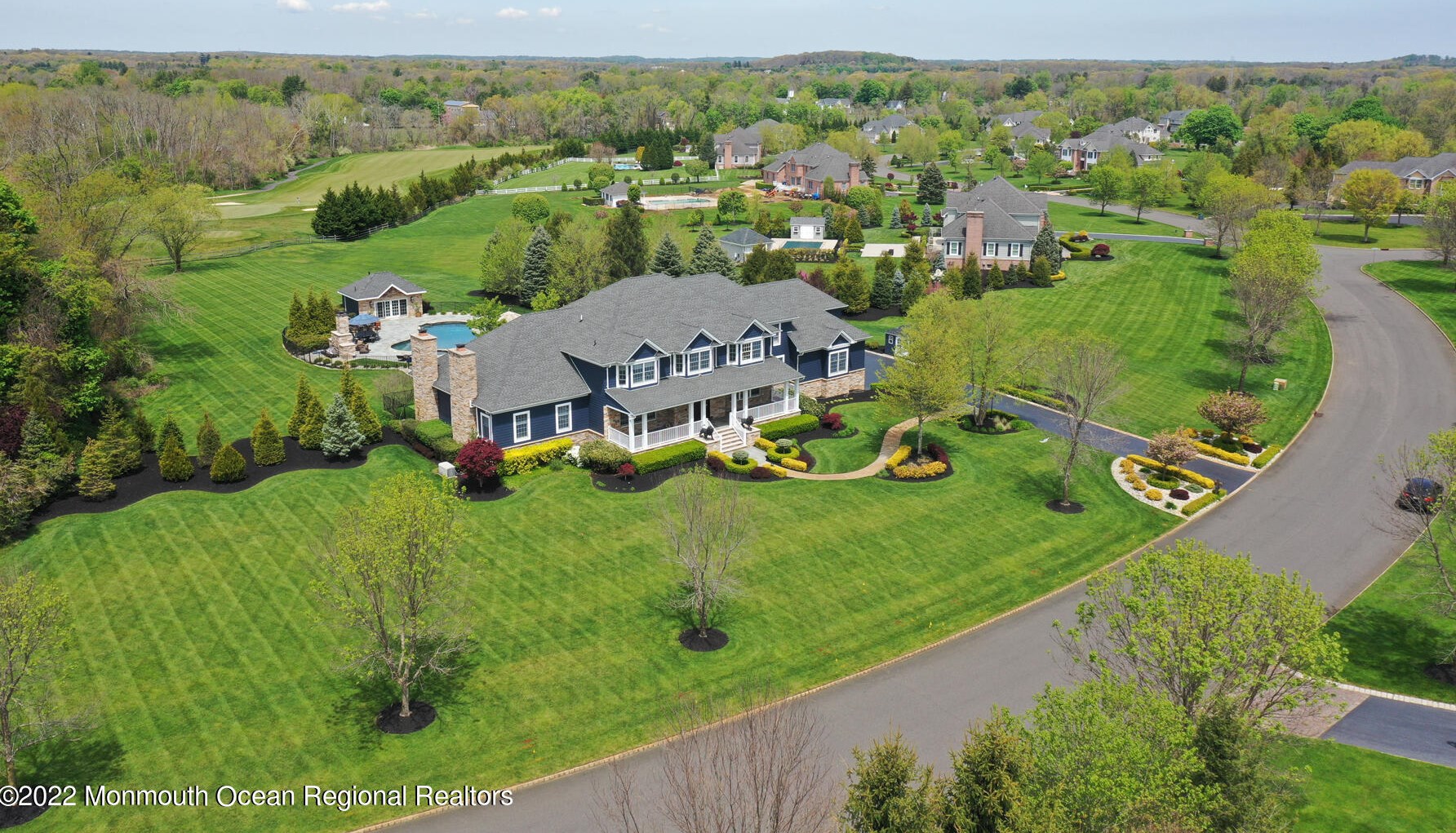 10 Bretwood Dr, Vanderburg, NJ 07722-2409