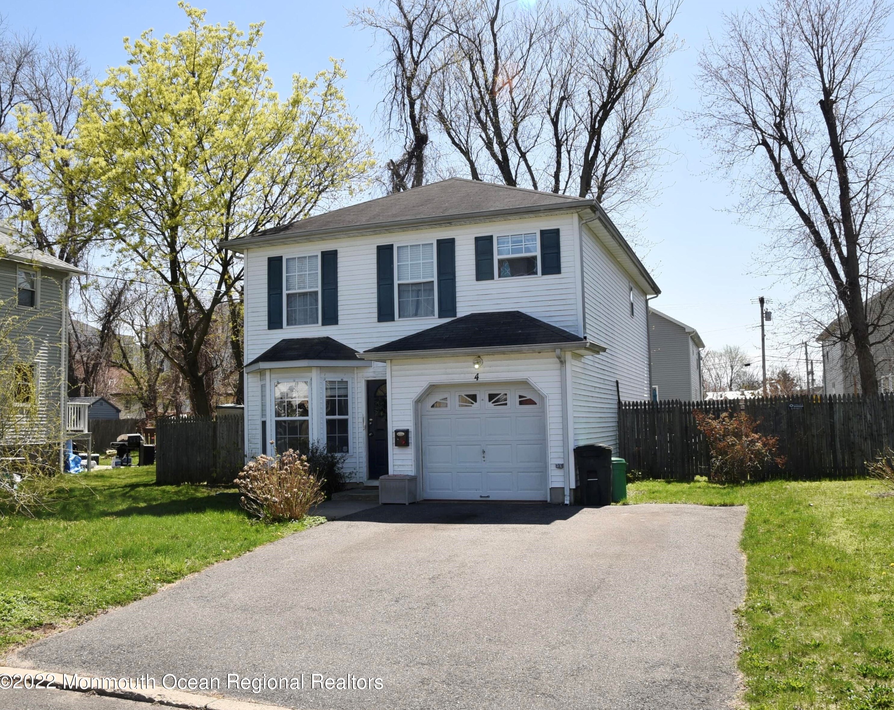4 Dolan Ave, Matawan, NJ 07747-1007