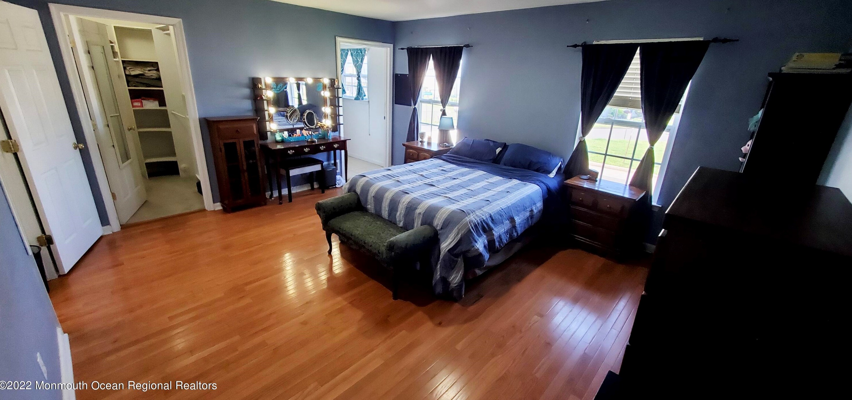 4 Dolan Ave, Matawan NJ 07747-1007 exterior