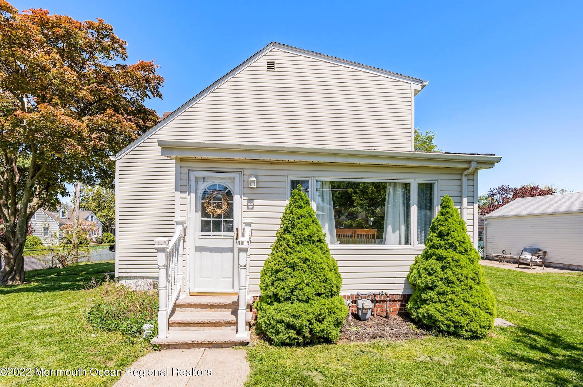 159 Summit Ave, Belford, NJ 07718-1458
