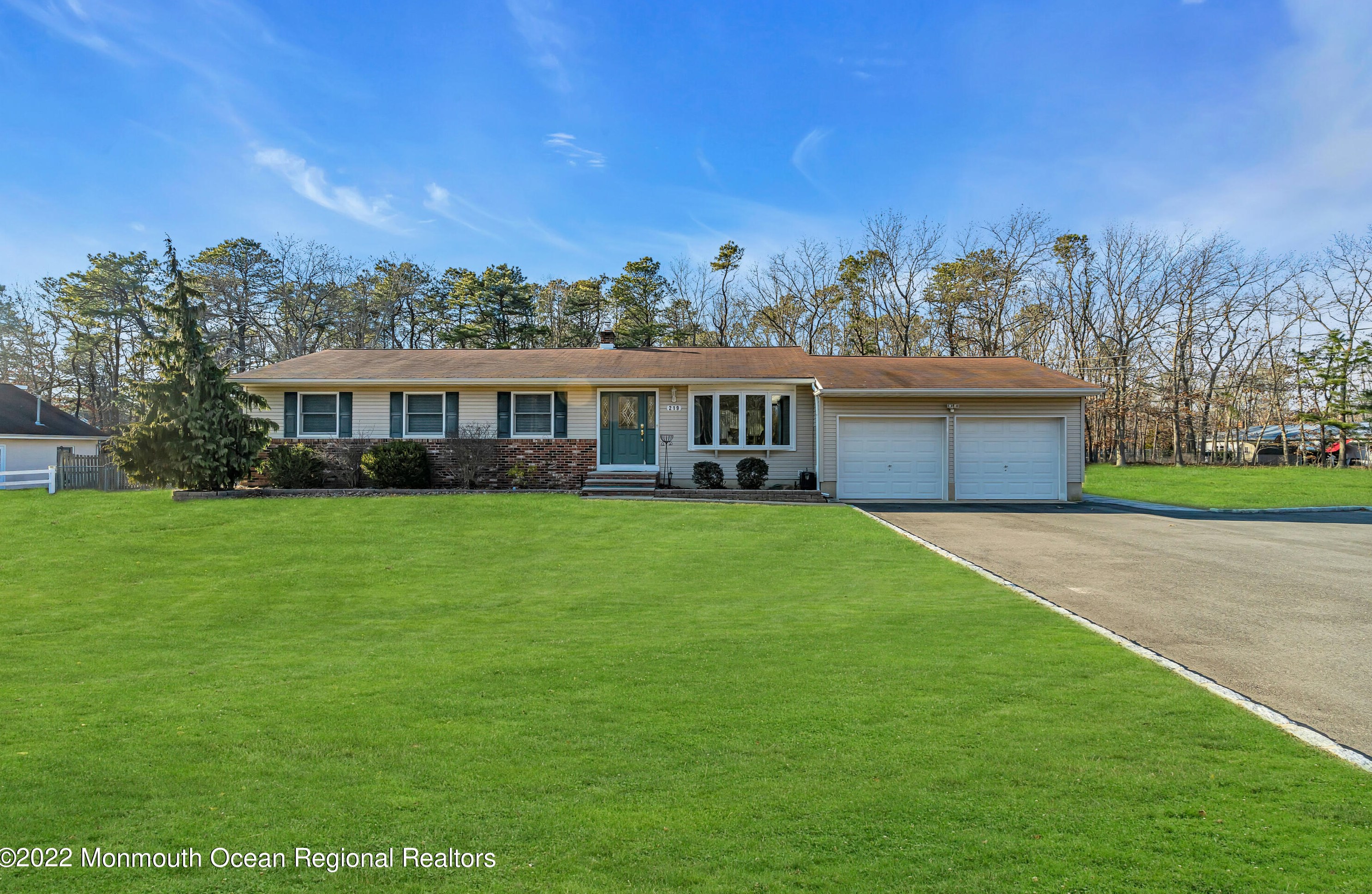 219 Manchester Ave, Toms River NJ exterior