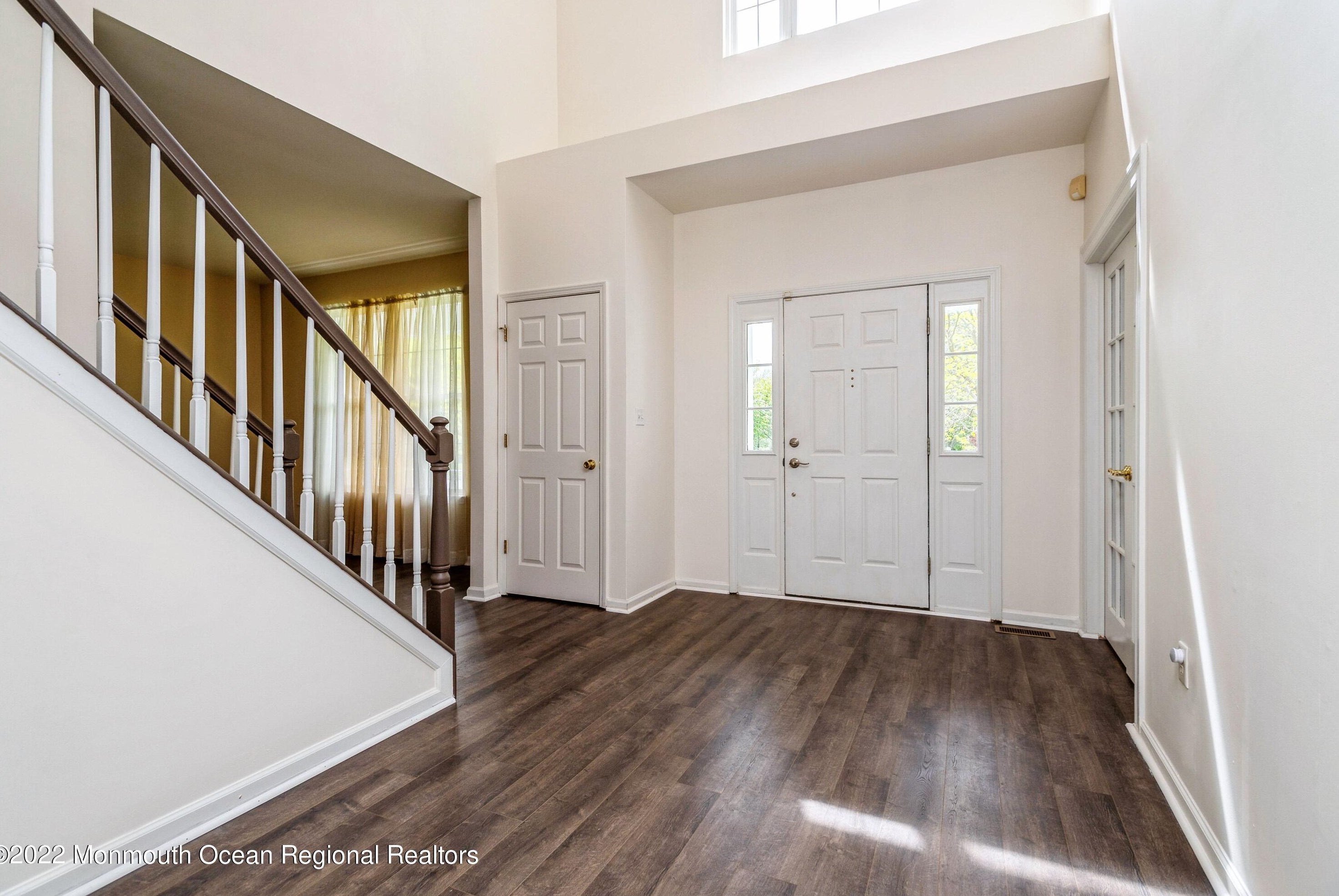 22 Cliffwood Dr, Upper Freehold, NJ 08501