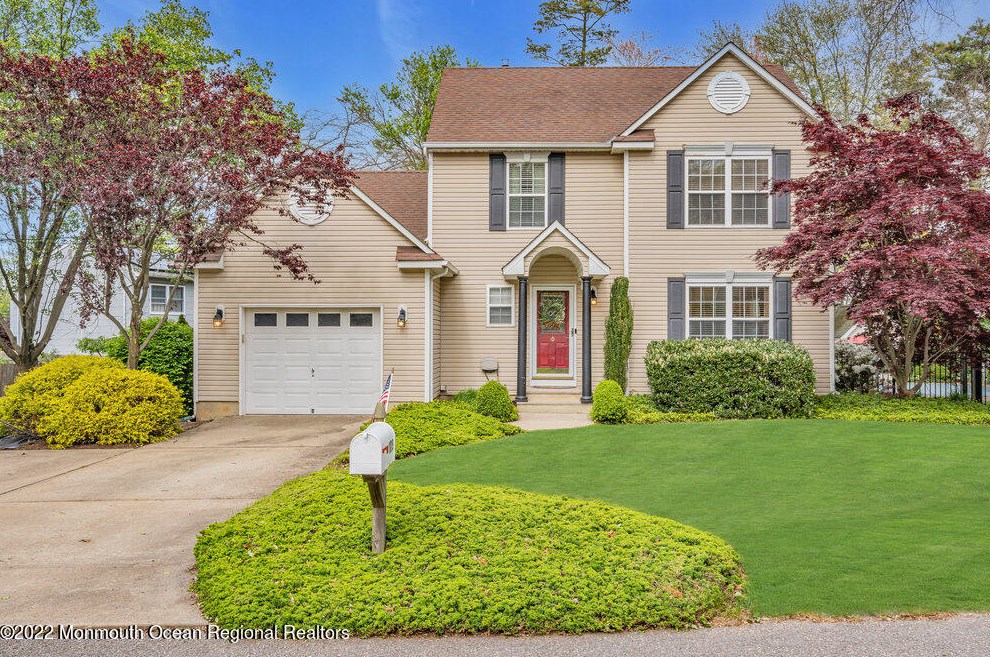 1175 Laurel Dr, Toms River, NJ 08753-3173