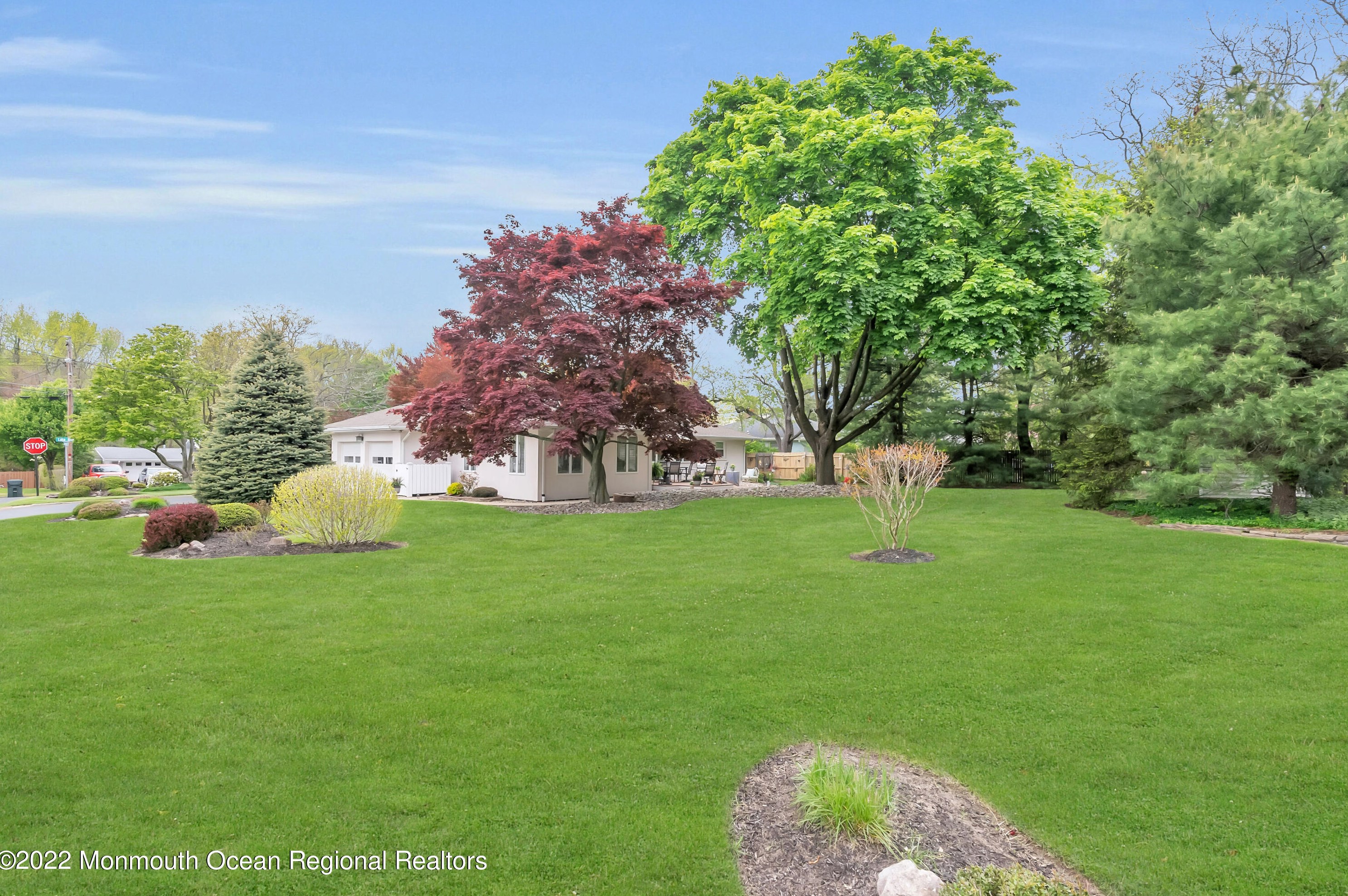 400 Lake Ave, Oakhurst, NJ 07755-1273