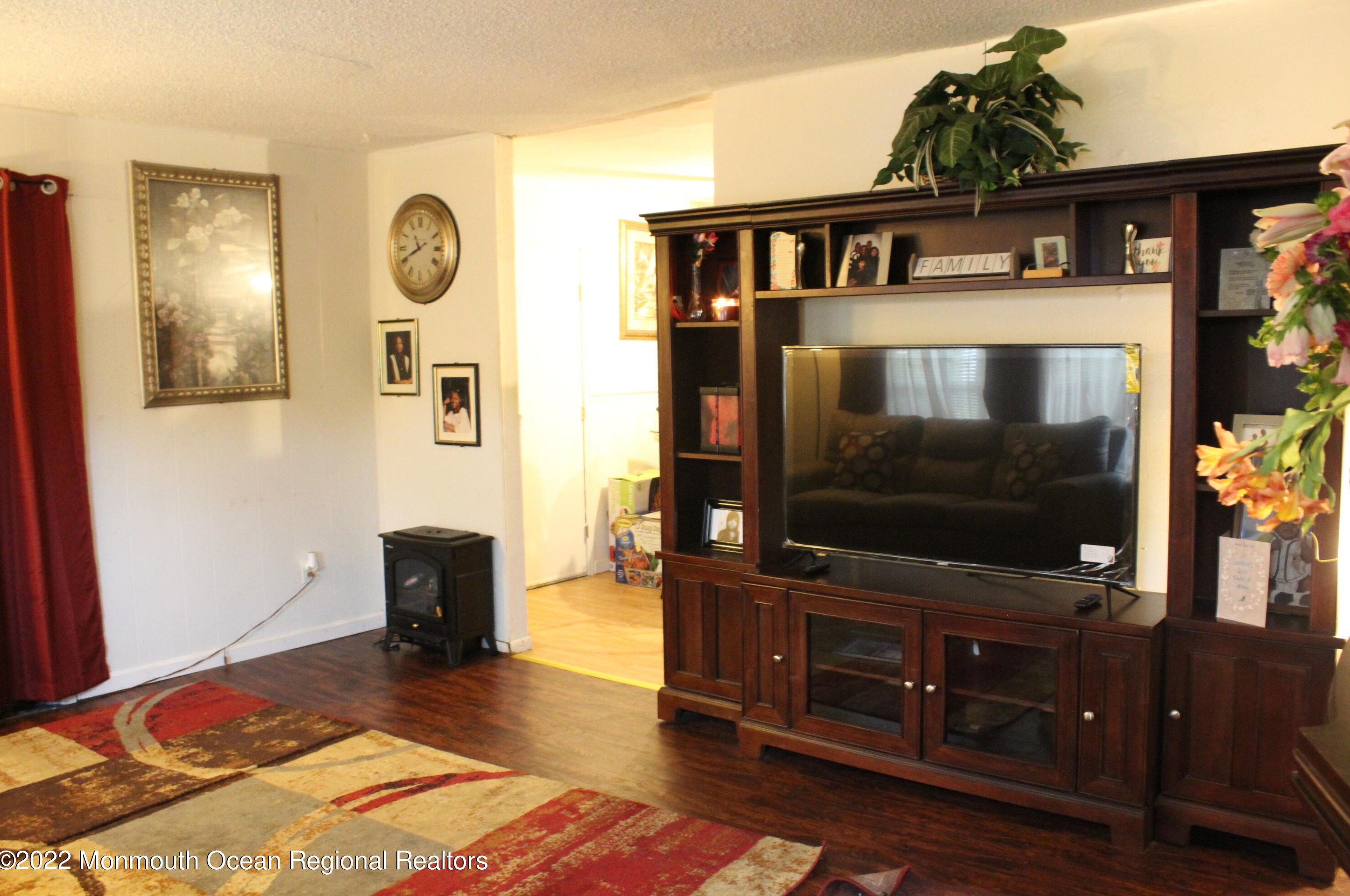 79 Bowline St, Barnegat Township, NJ 08005-1645