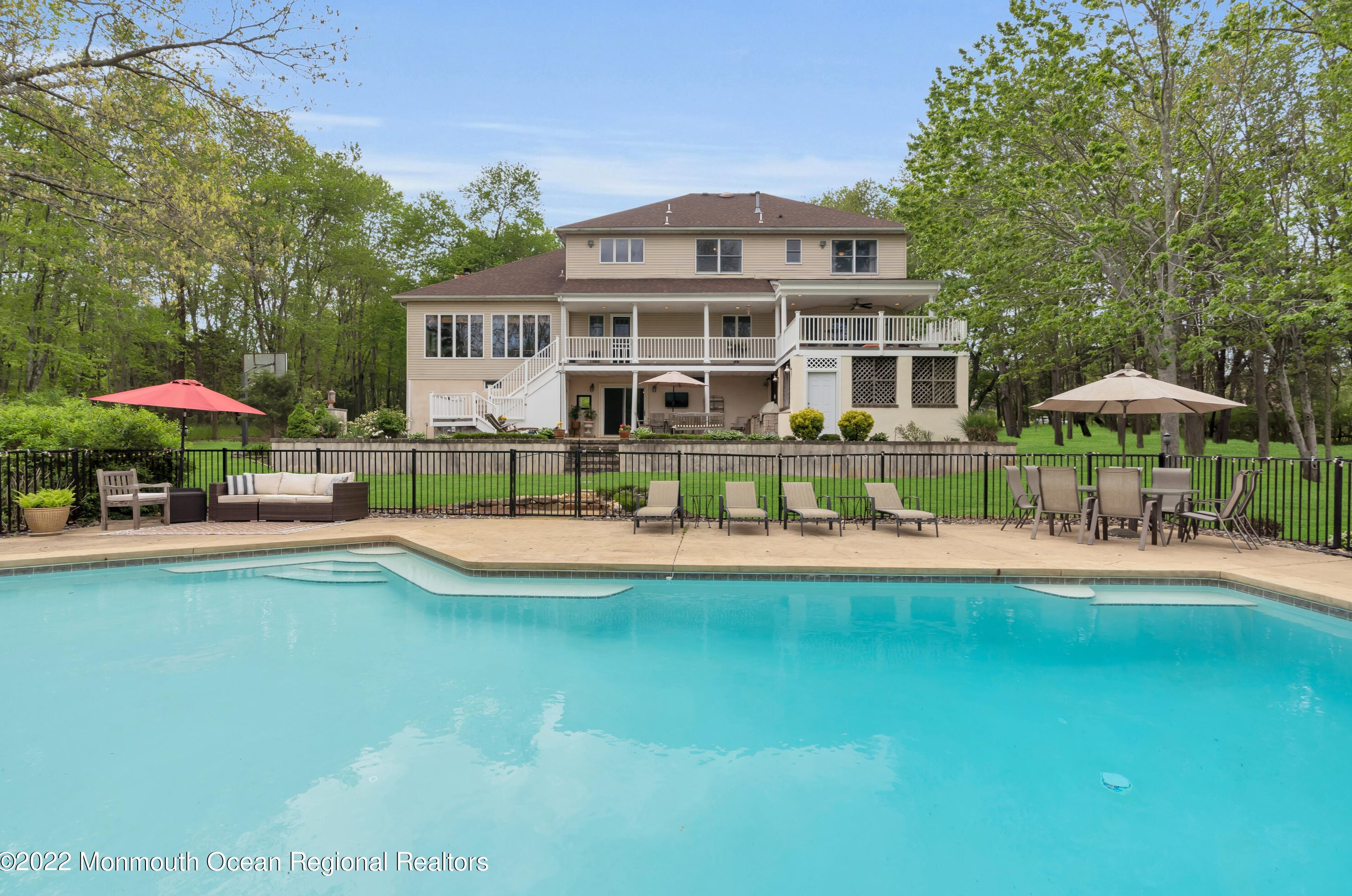 19 Fern Dr, Millstone Township, NJ 08510-2108
