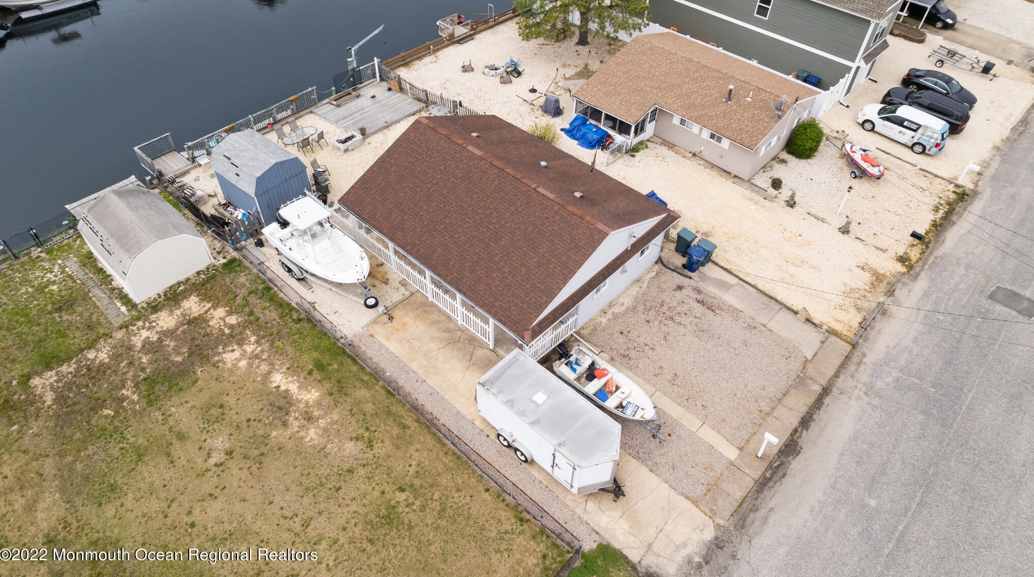 3 Thames Rd, Tuckerton NJ  08087-1130 exterior