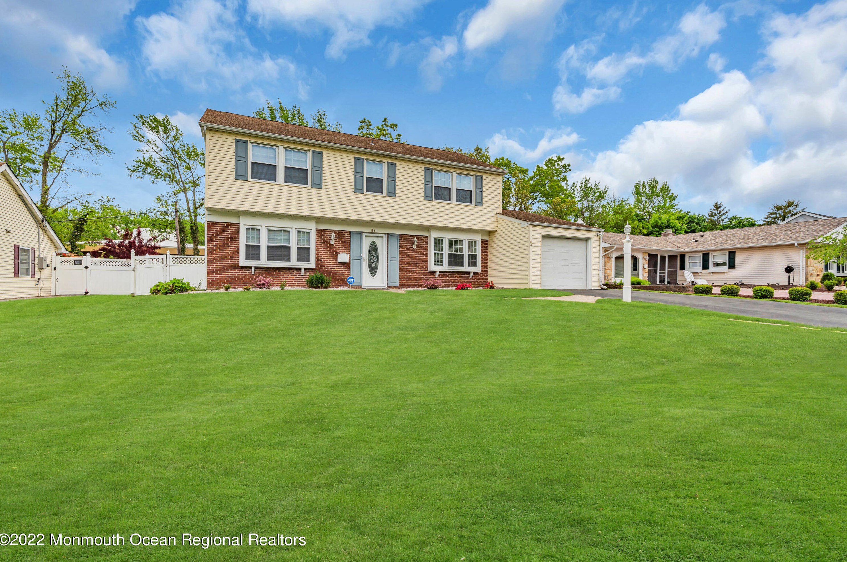 84 Courtland Ln, Matawan, NJ 07747-2235