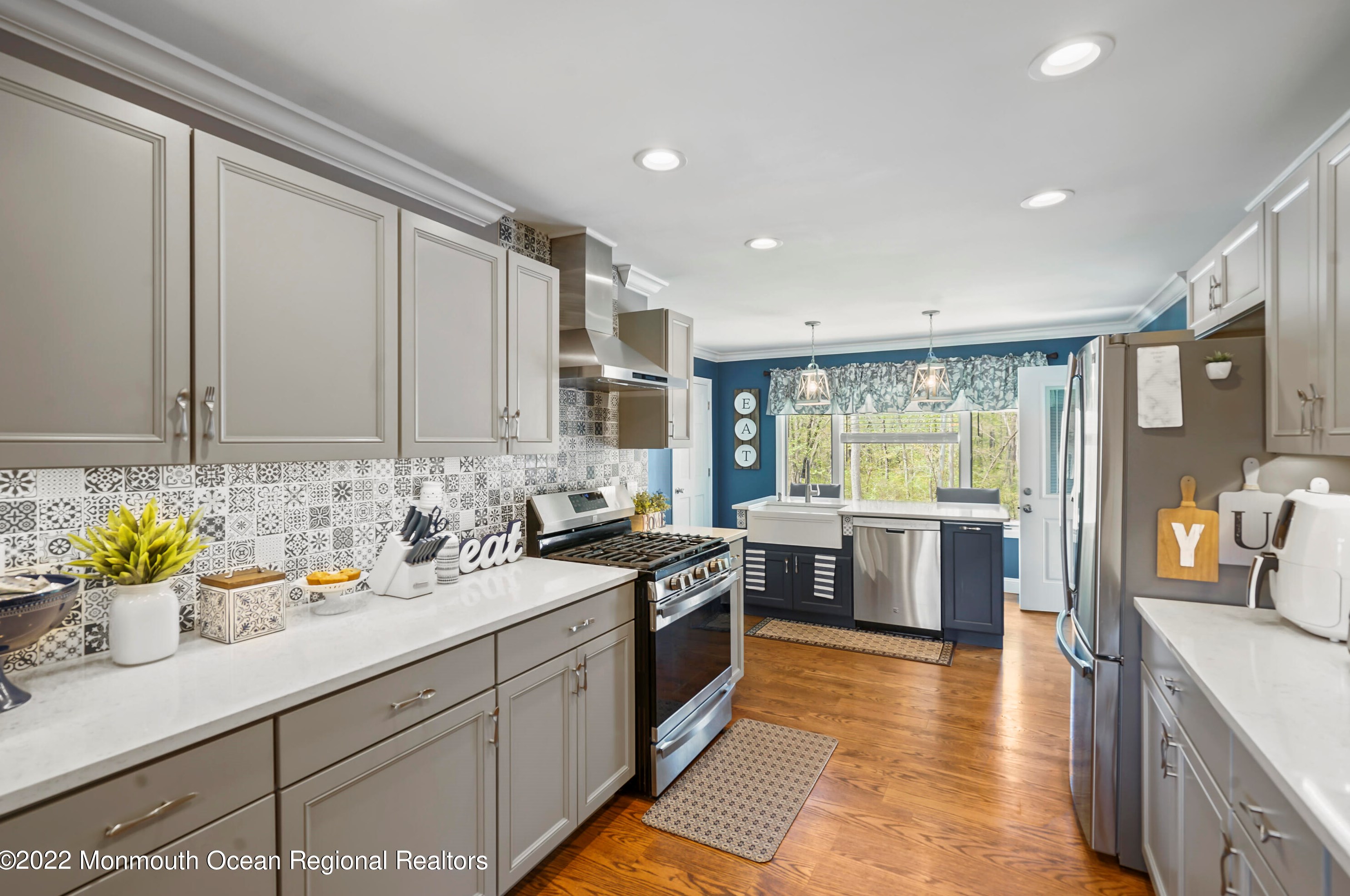 23 Mcfadden Dr, Monroe Twp NJ 08831-2416 exterior