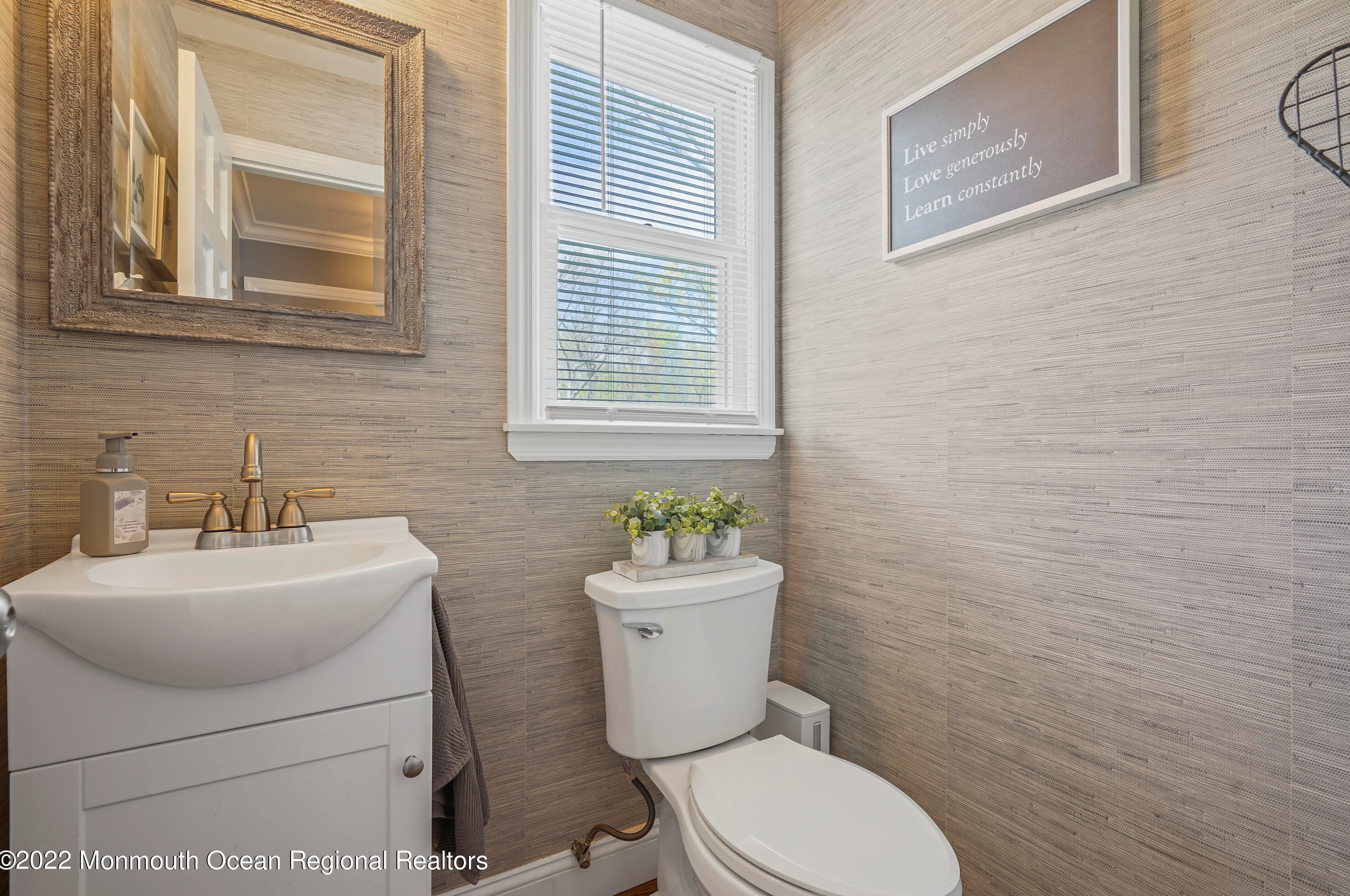 23 Mcfadden Dr, Monroe Twp NJ 08831-2416 exterior