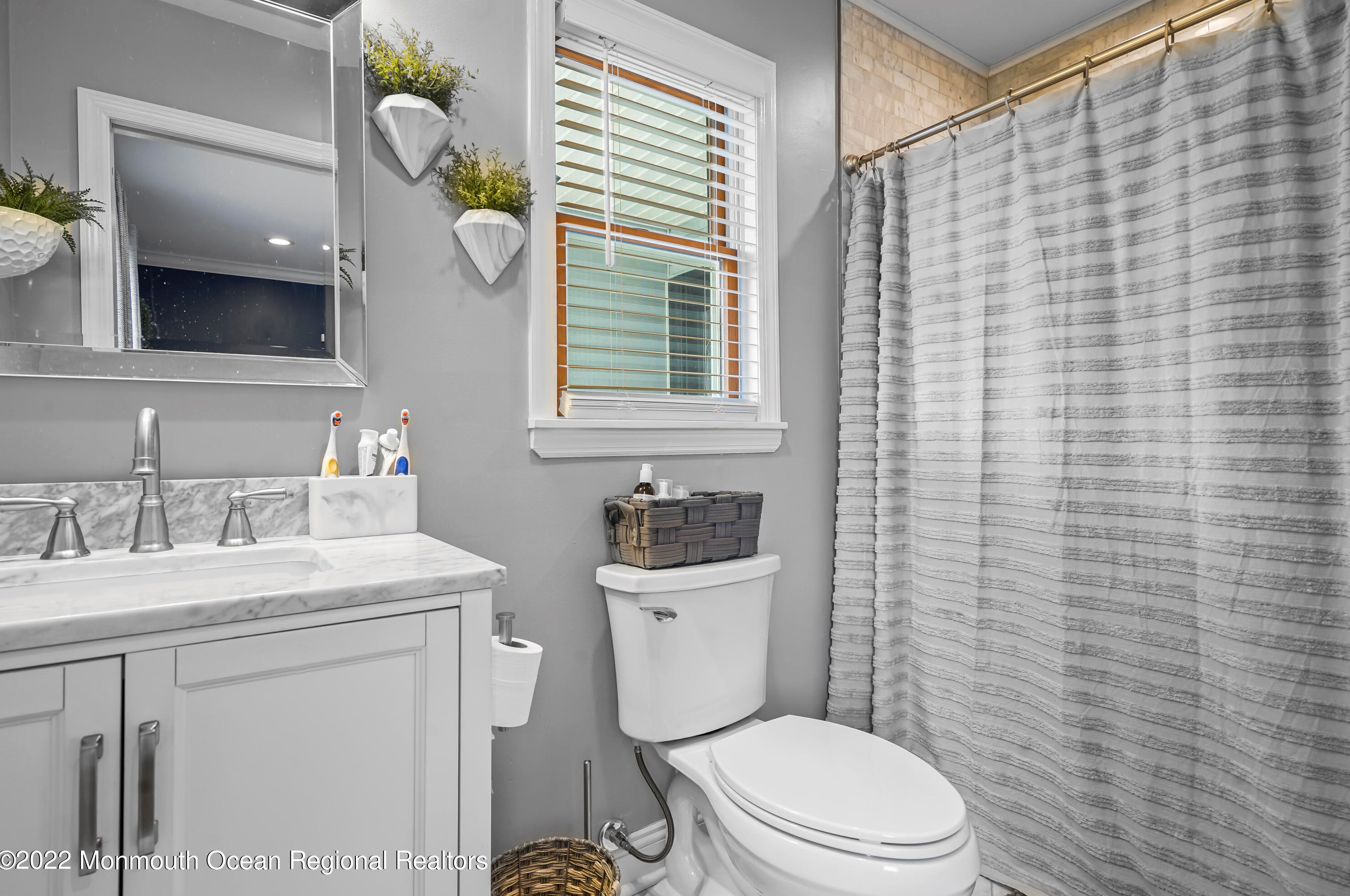 23 Mcfadden Dr, Monroe Twp NJ 08831-2416 exterior