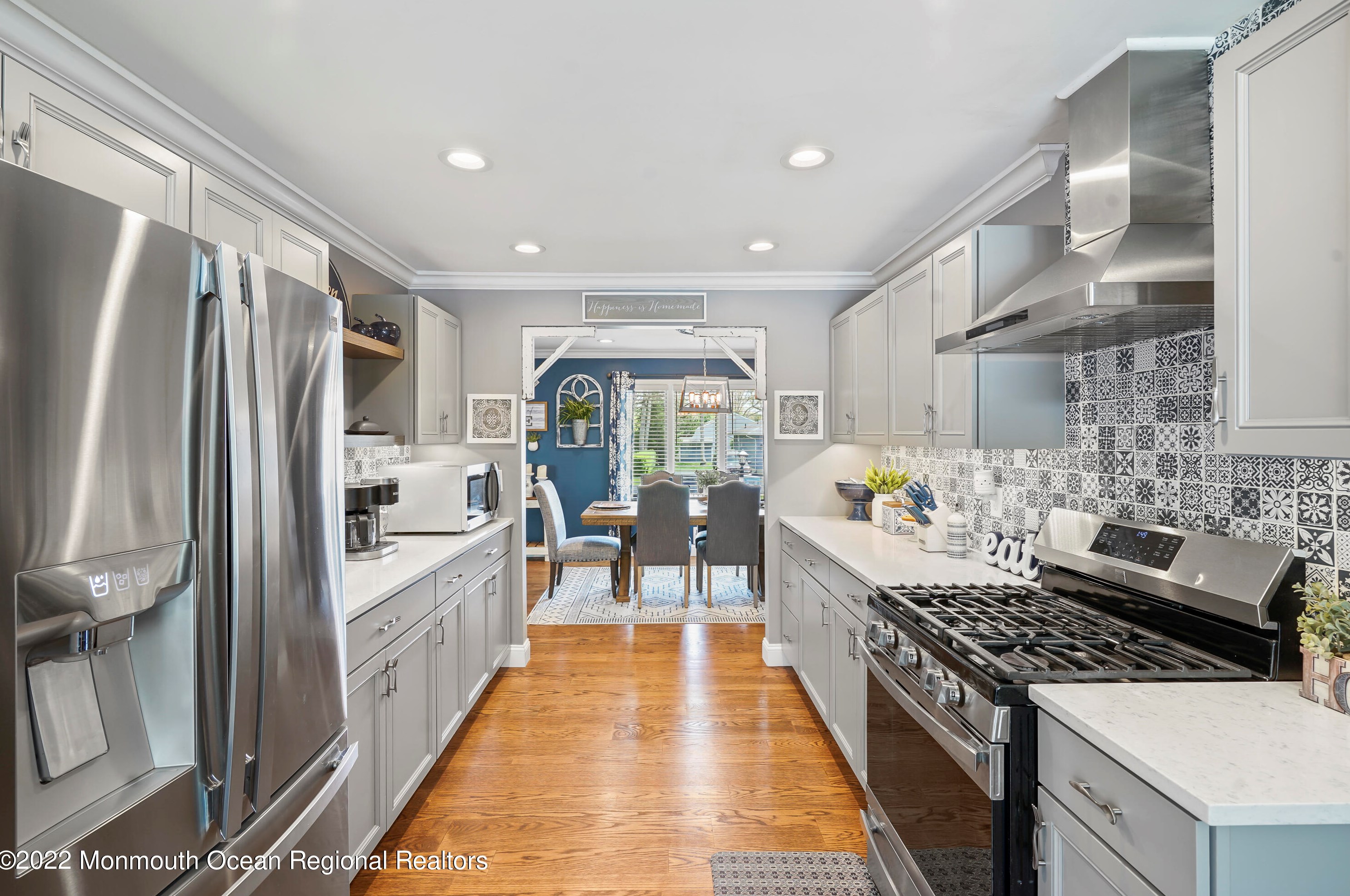 23 Mcfadden Dr, Monroe Twp NJ 08831-2416 exterior