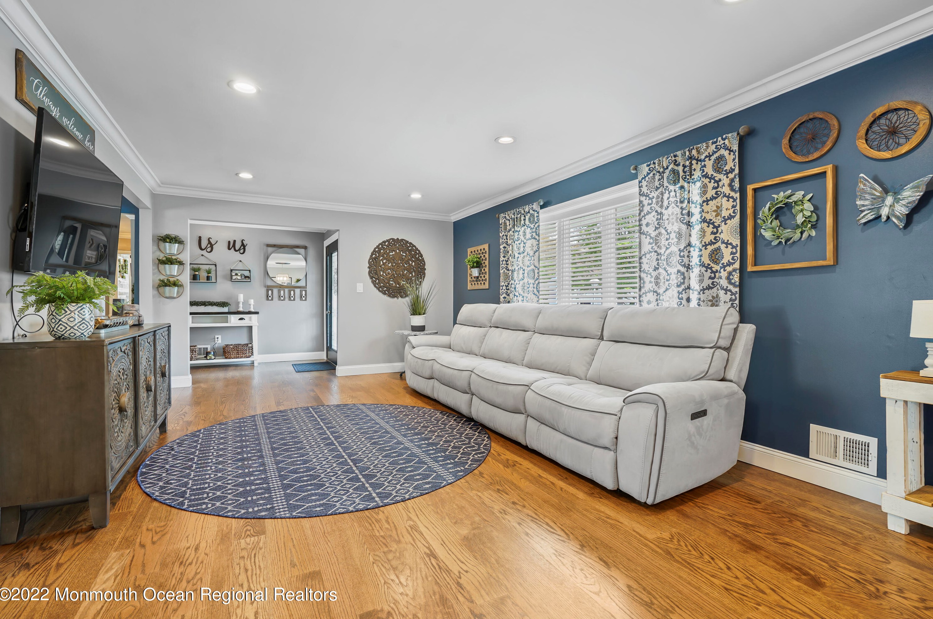 23 Mcfadden Dr, Monroe Twp NJ 08831-2416 exterior