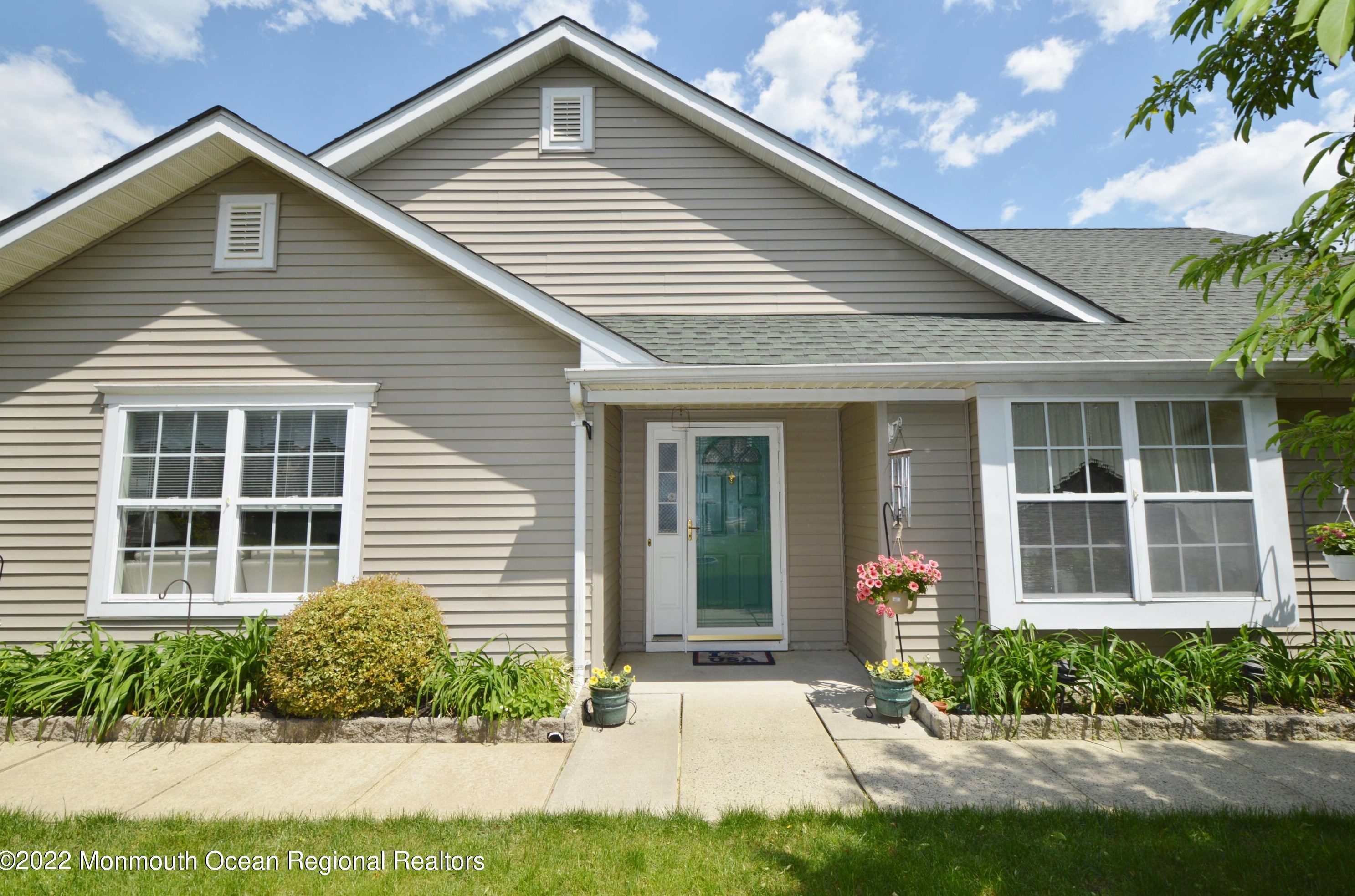 2788 Lenox St, Toms River, NJ 08755-2568