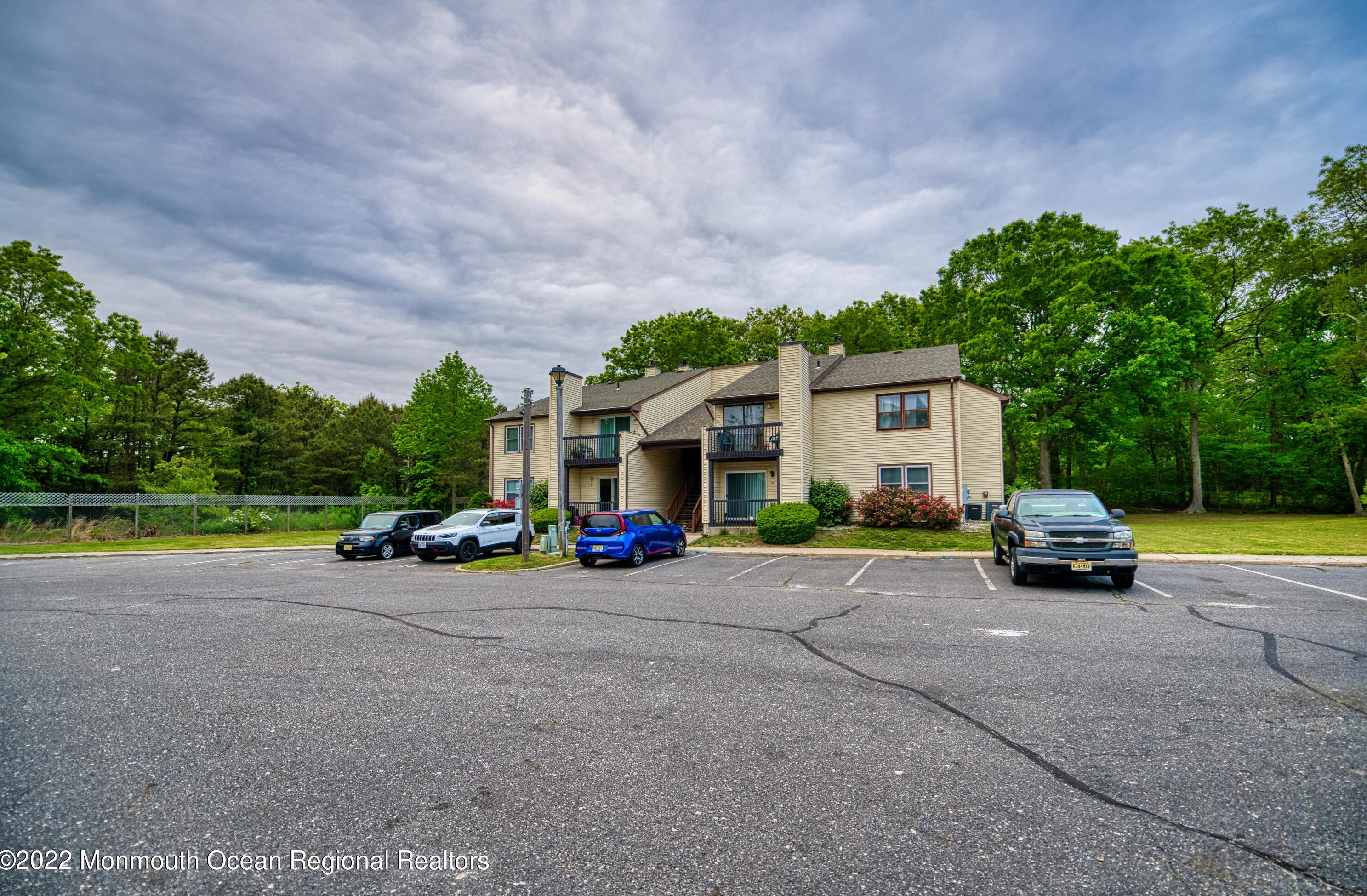 23 Scotch Pine Dr, Tuckerton, NJ 08087-1857
