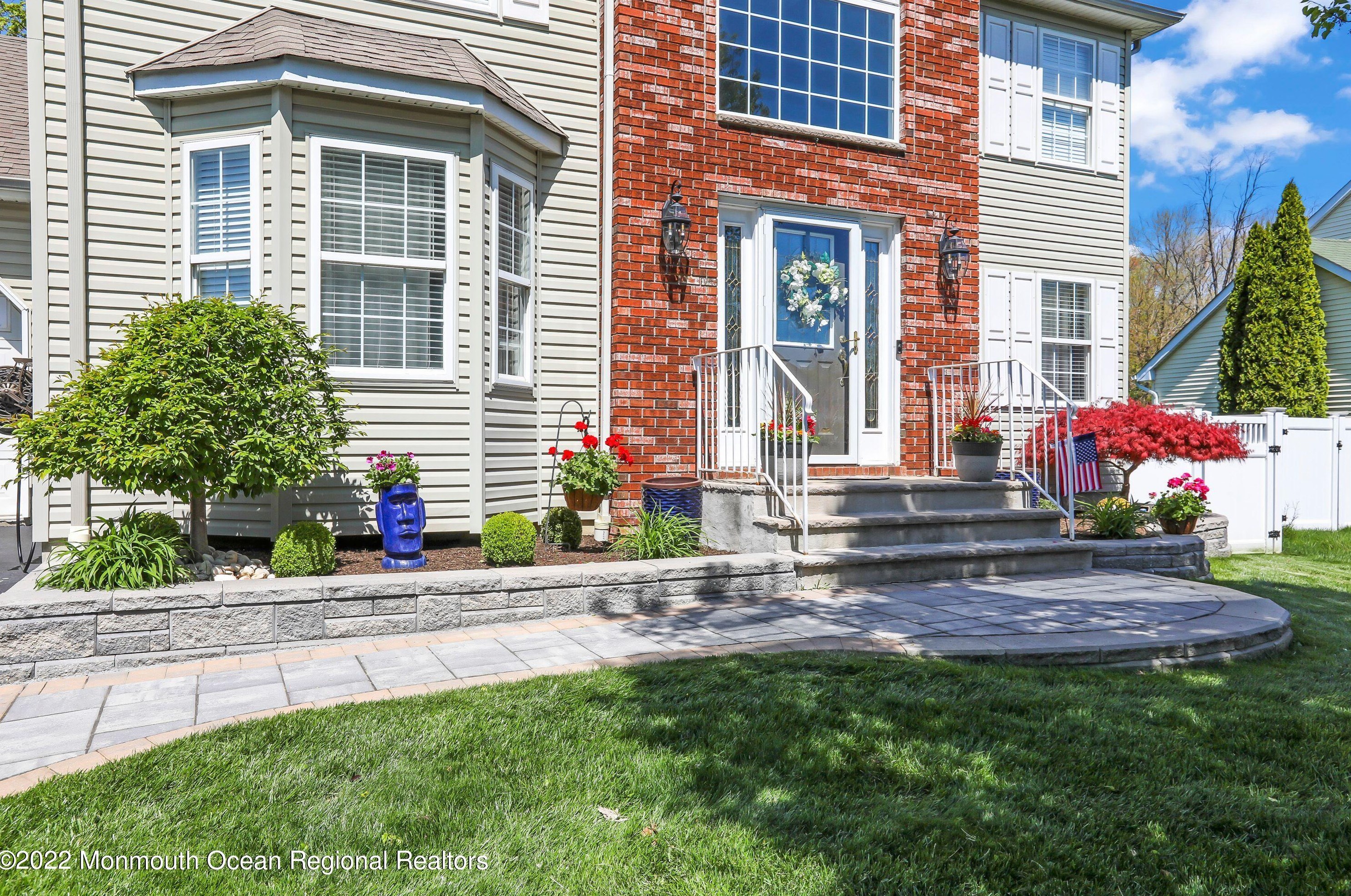 101 Christine Ct, Matawan, NJ 07747-3078