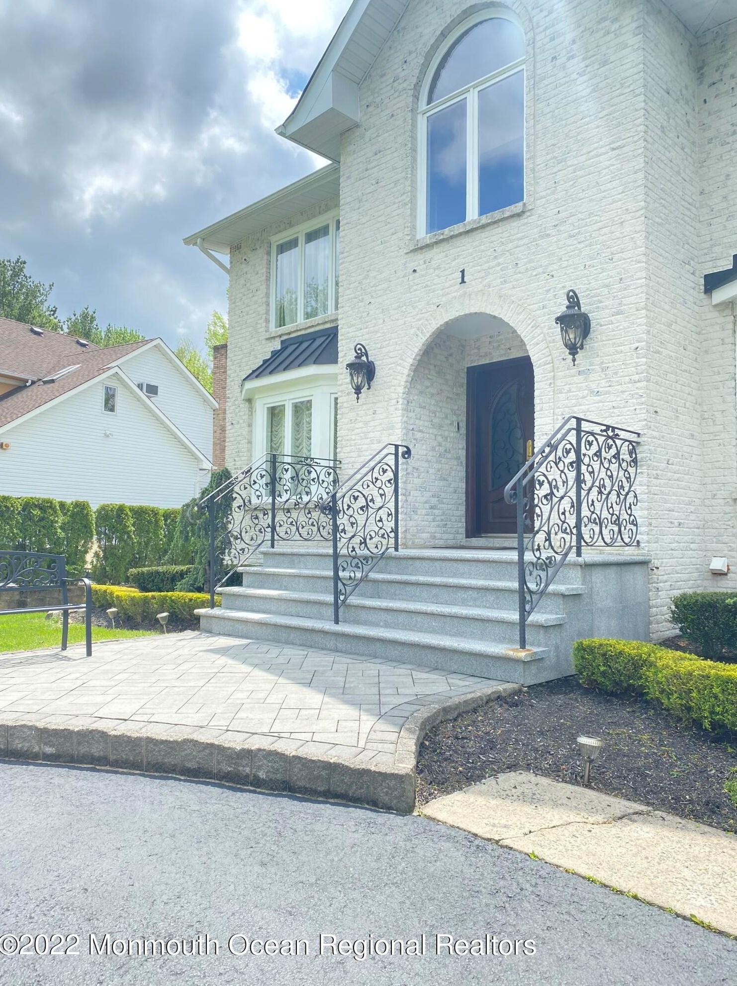 1 Wiltshire Dr, Millstone Township, NJ 07726-3570