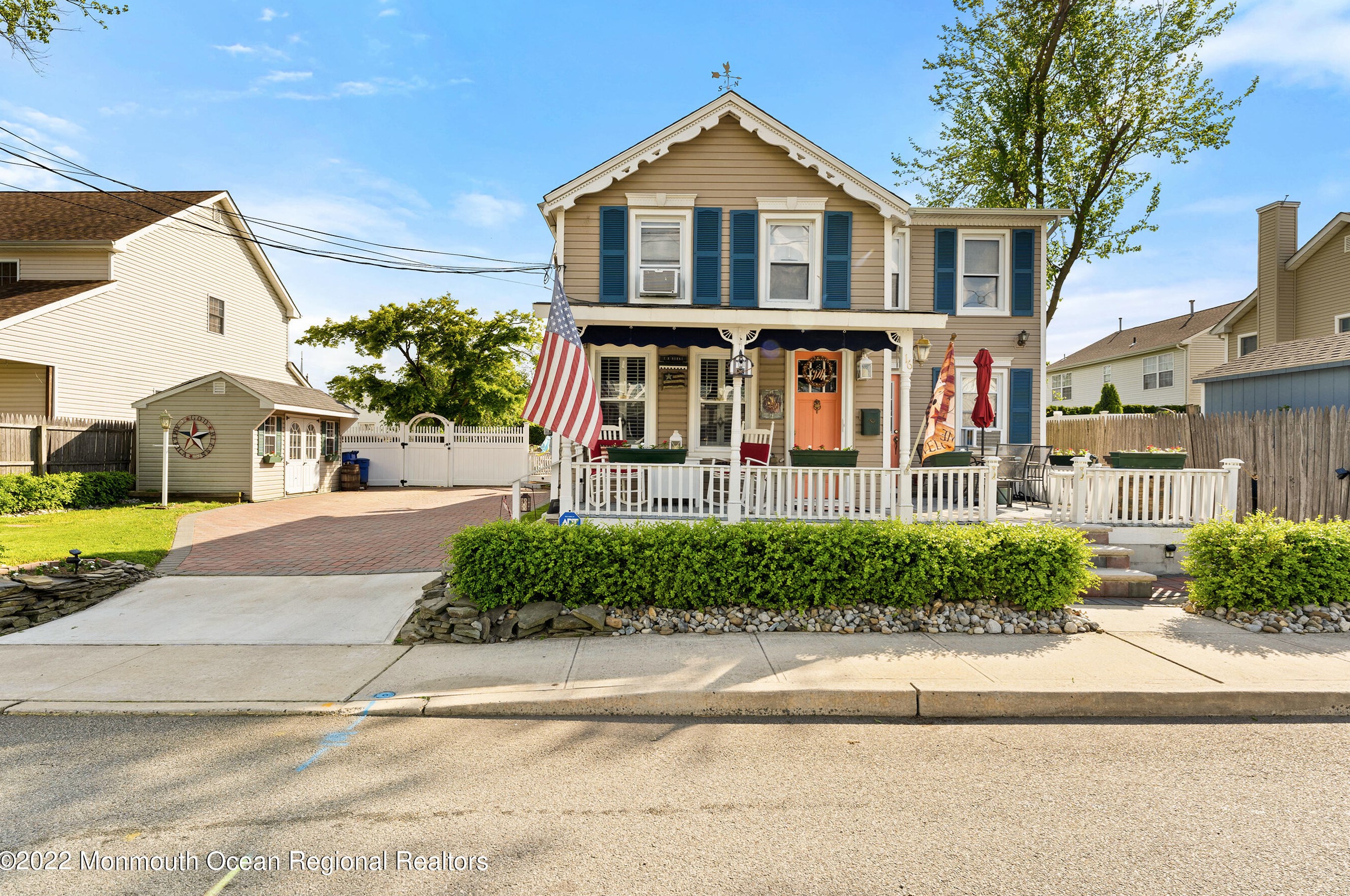 16 Clinton St, Matawan, NJ 07747-3152