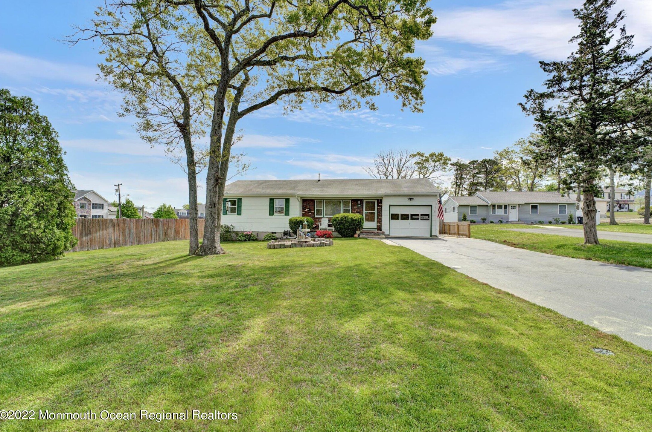 1165 Laurel Dr, Toms River, NJ 08753-3128