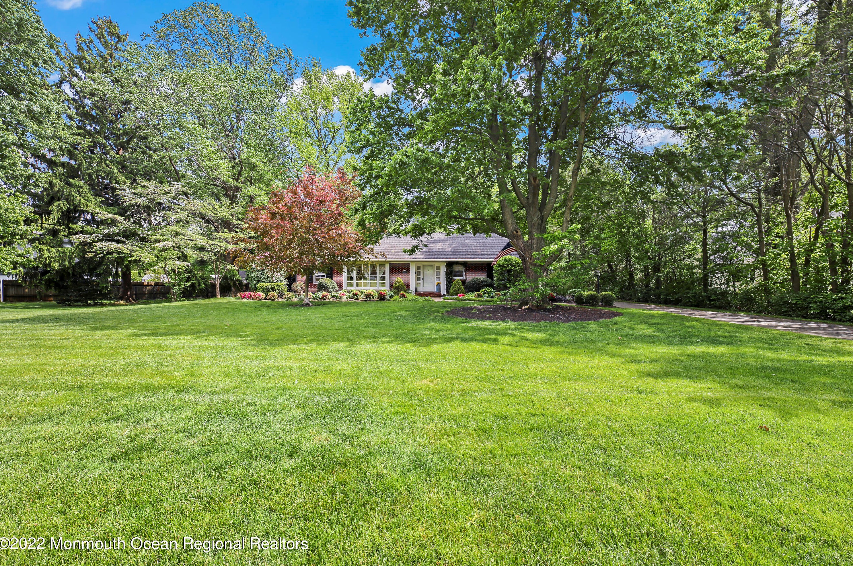 56 Dutch Lane Rd, East Freehold, NJ 07728