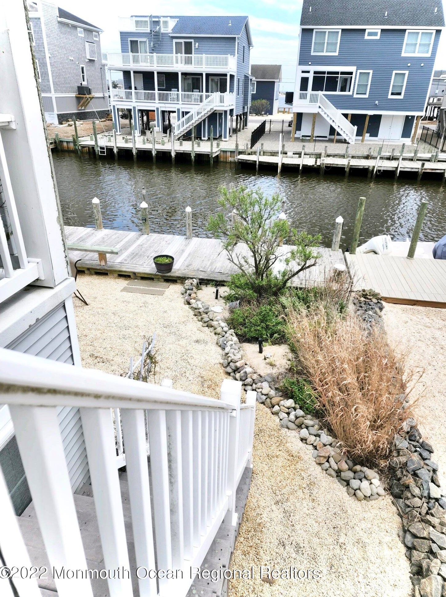 20 Carroll Ave, Tuckerton NJ  08087-2404 exterior
