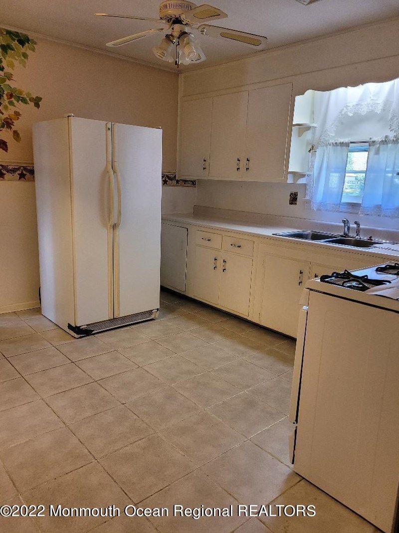 420 Stagecoach Rd, Millstone Township, NJ 08510-7978