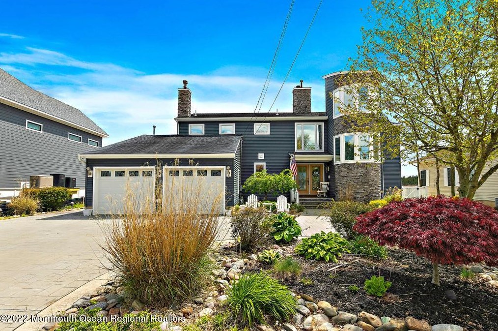 305 Nantucket Rd, Lacey, NJ 08731