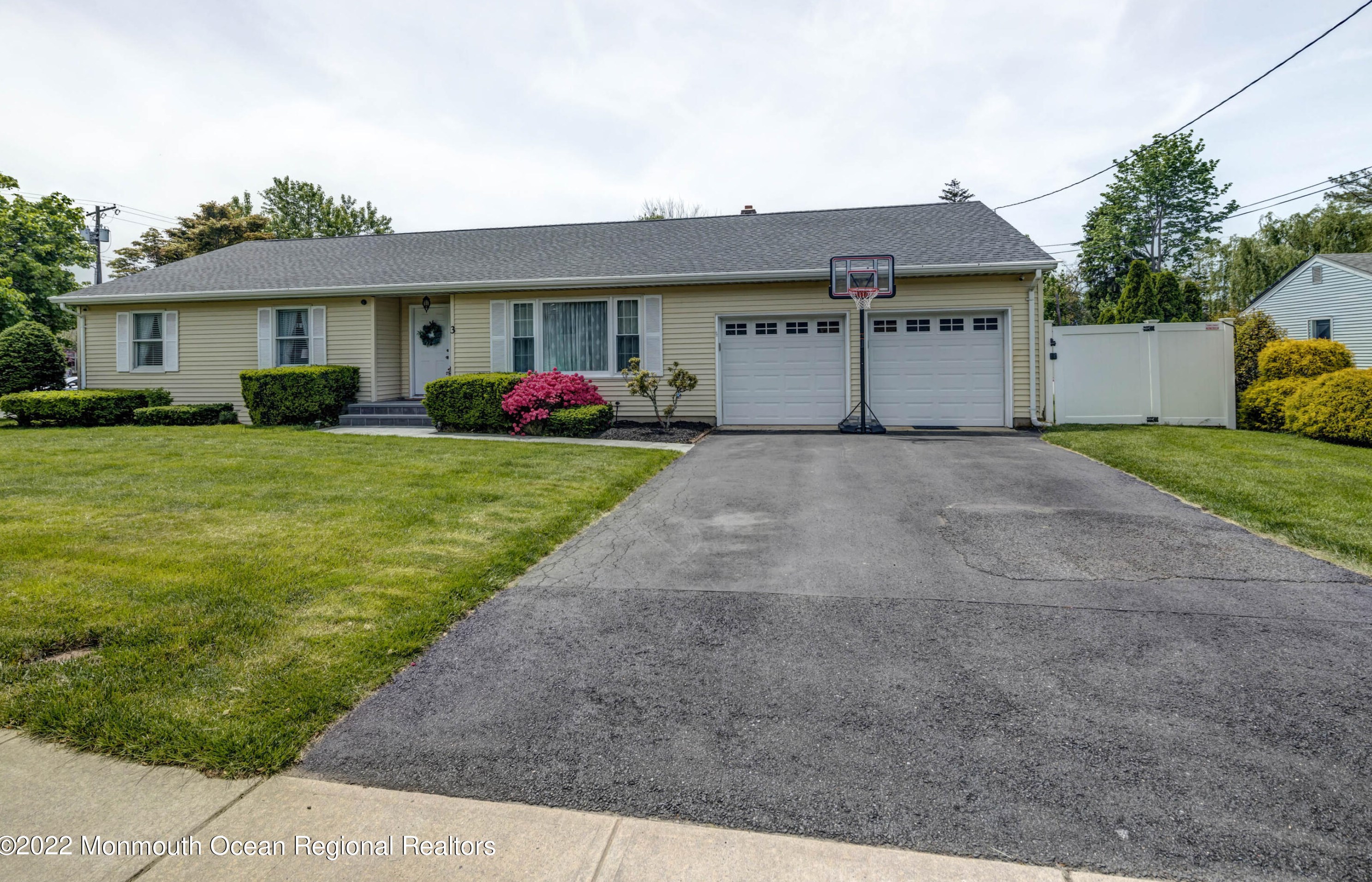 3 Locust Ave N, West Long Branch, NJ 07764