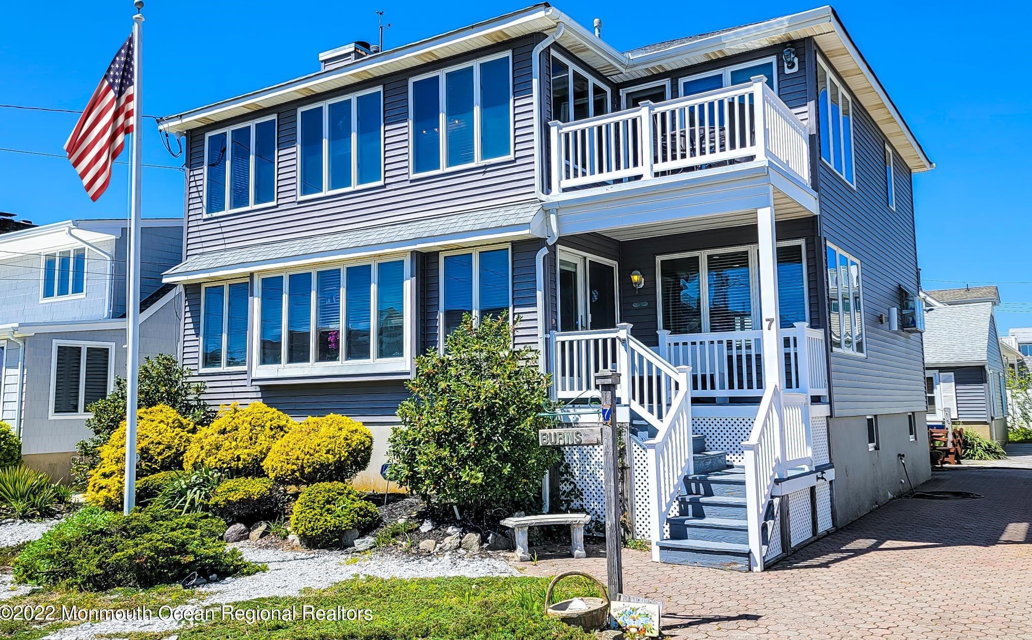 7 New York Ave, Lavallette, NJ 08735