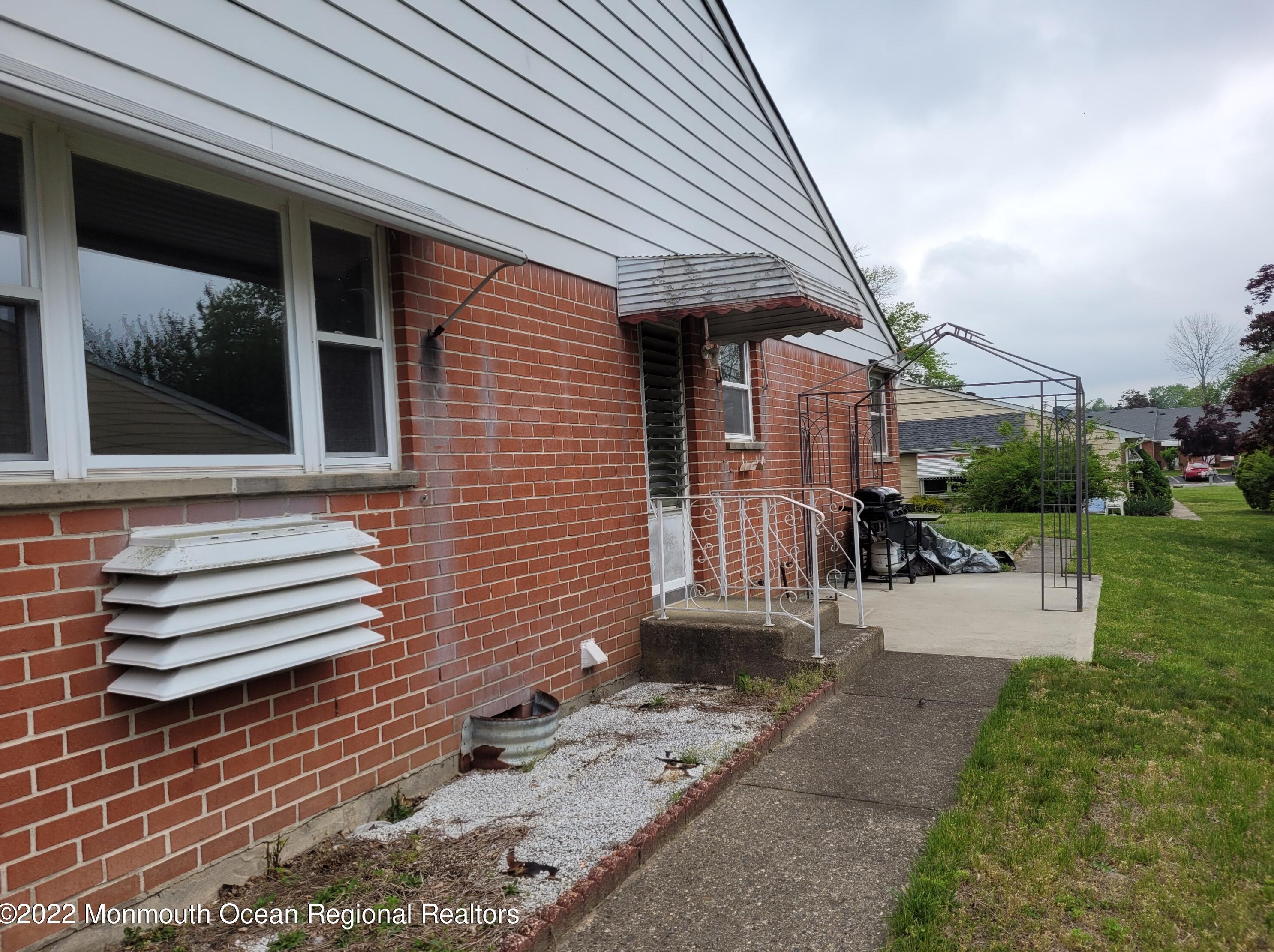 43 Yorktowne Pkwy #b, Lakehurst, NJ 08759