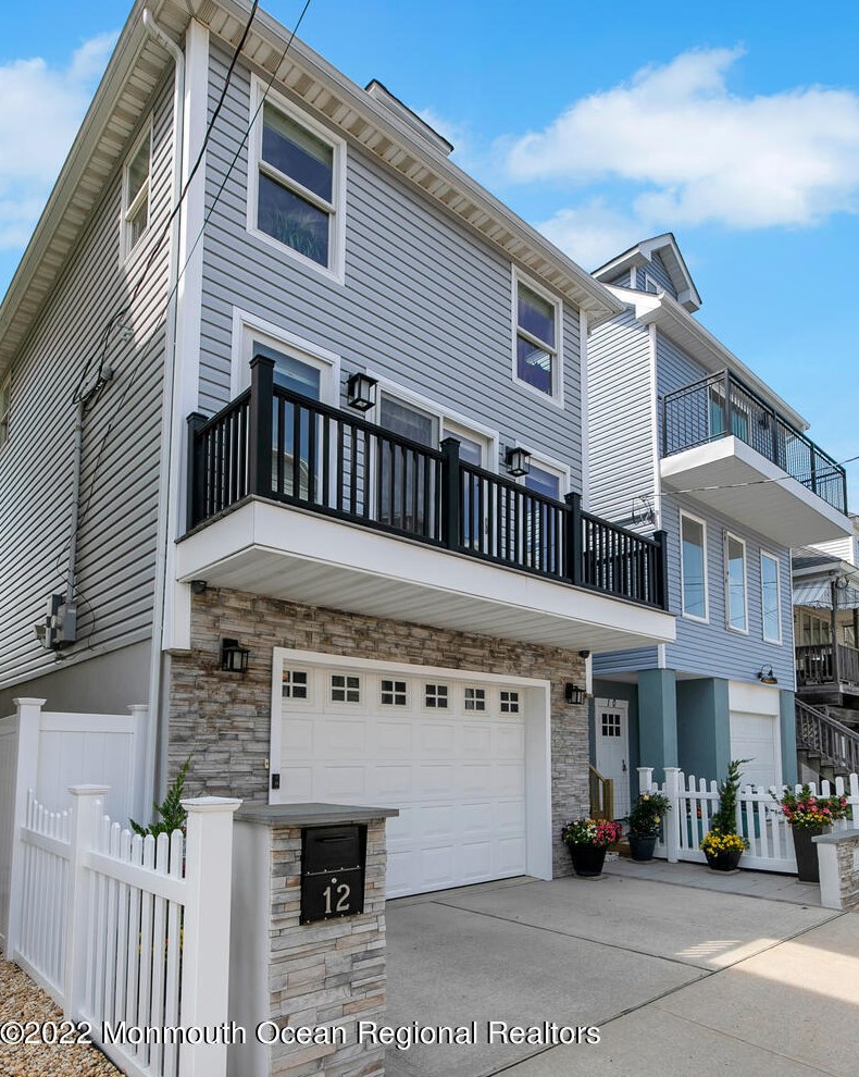 12 Sea Drift Ave, Monmouth Hills, NJ 07732