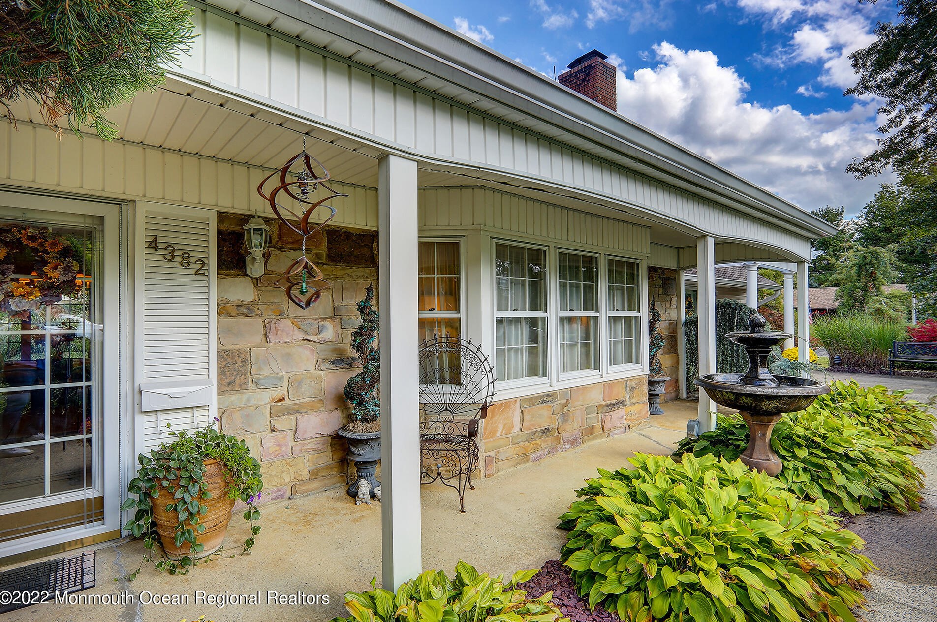 4382 Highway 516, Matawan NJ  07747-2158 exterior