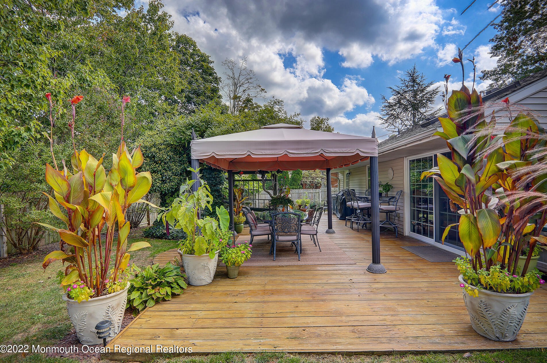 4382 Highway 516, Matawan NJ  07747-2158 exterior