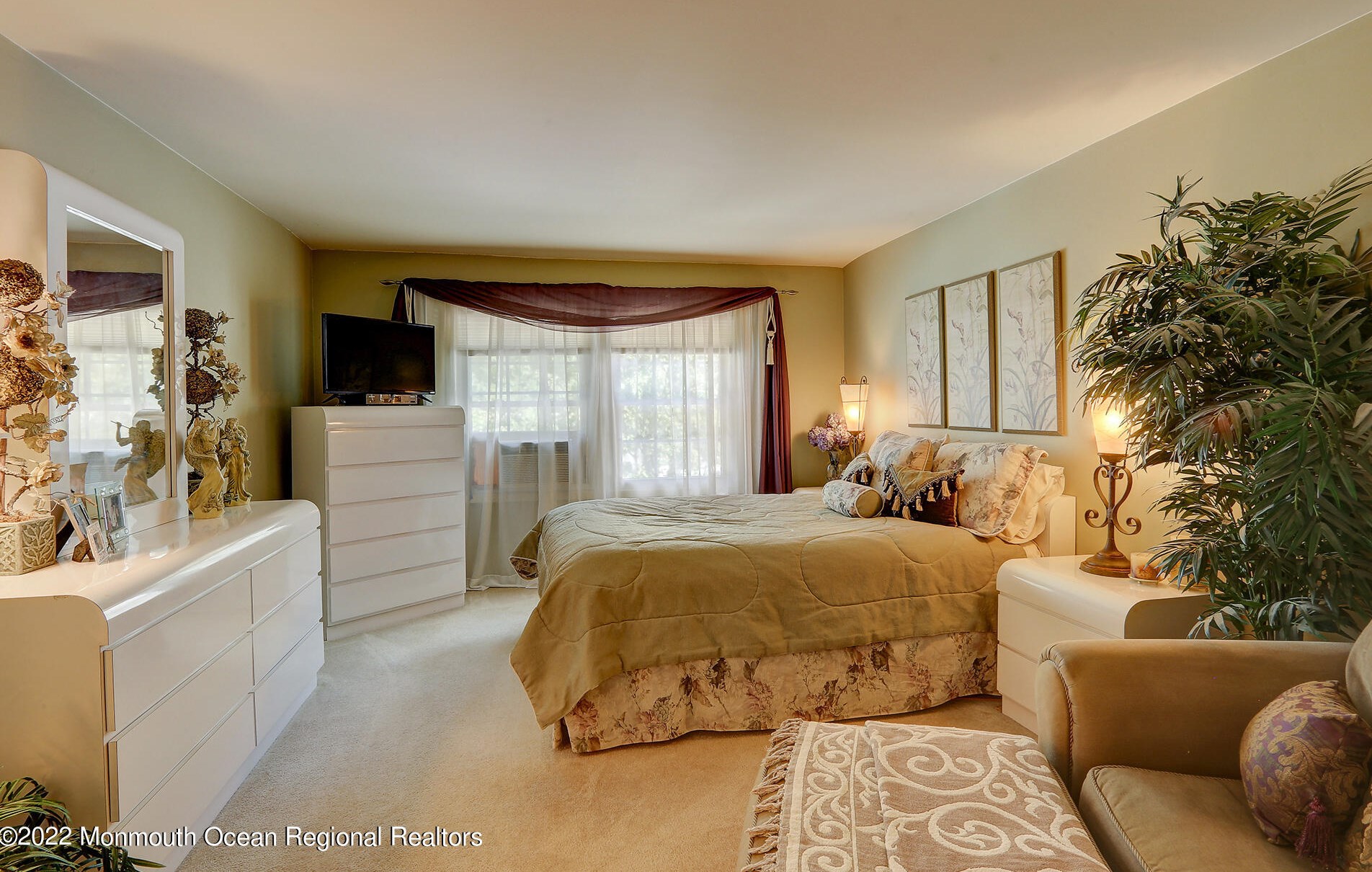 4382 Highway 516, Matawan NJ  07747-2158 exterior