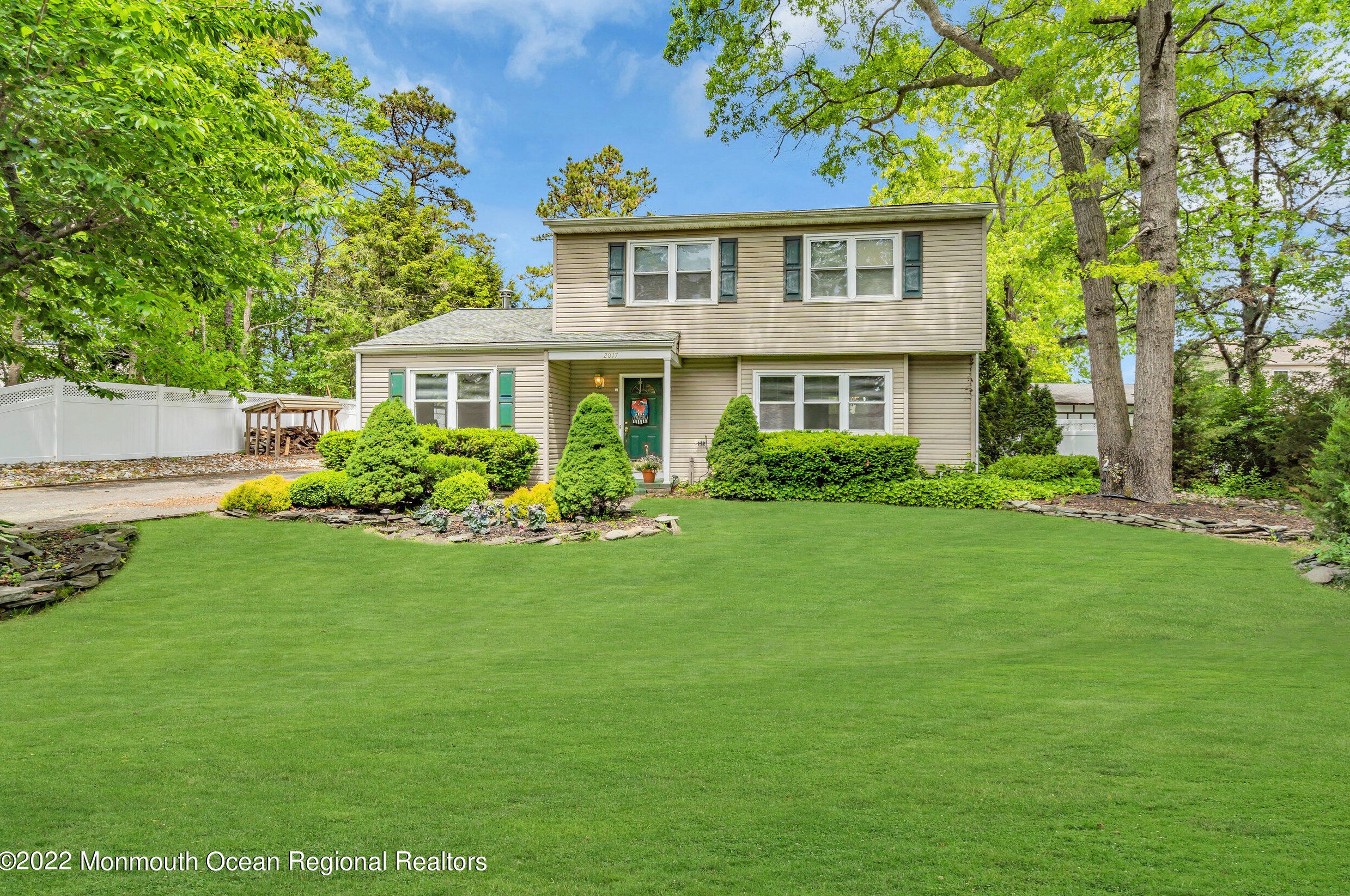 2017 5th Ave, Toms River, NJ 08757-3012