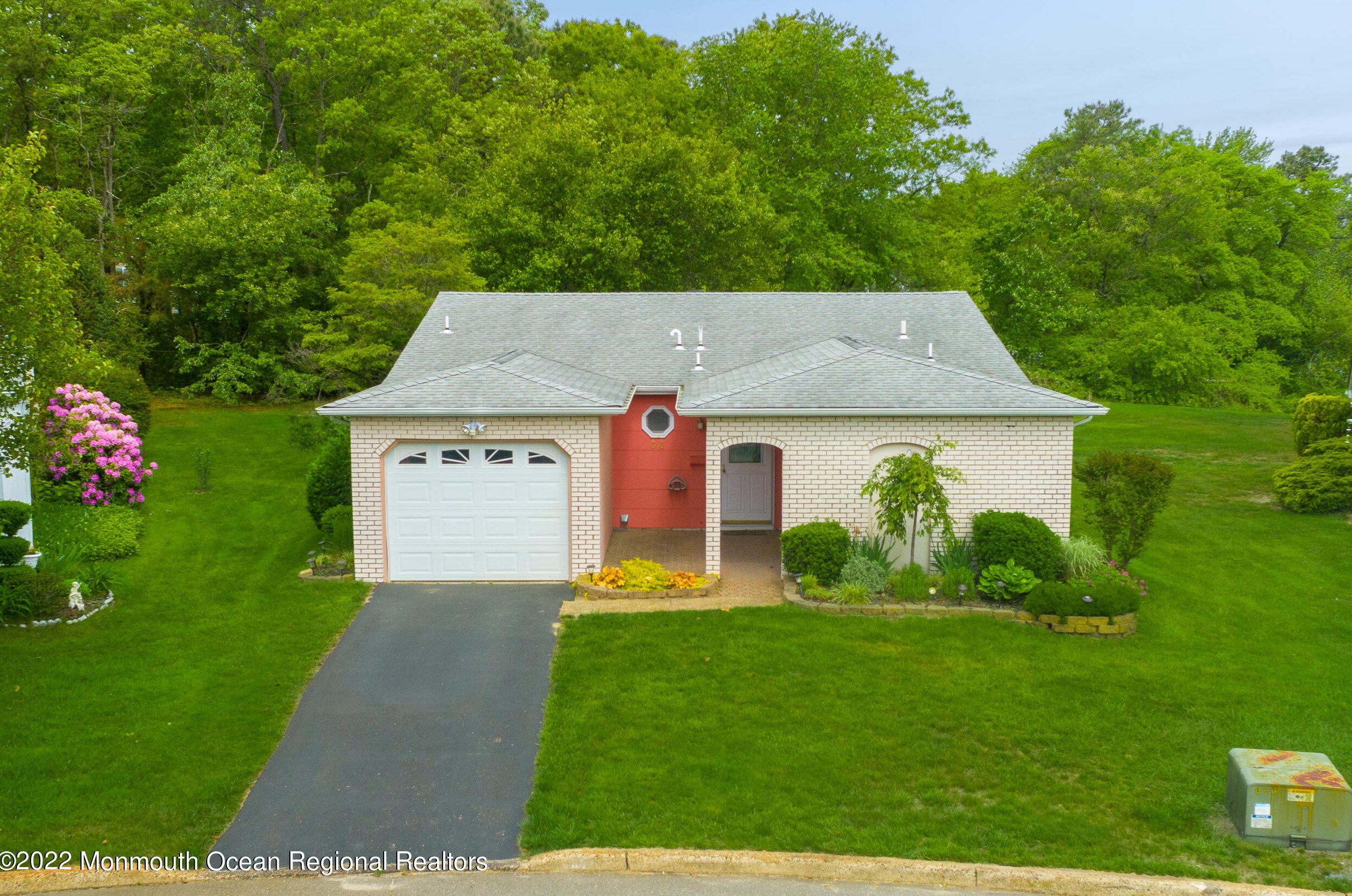 33 Patmore Rd, Bricktown, NJ 08724