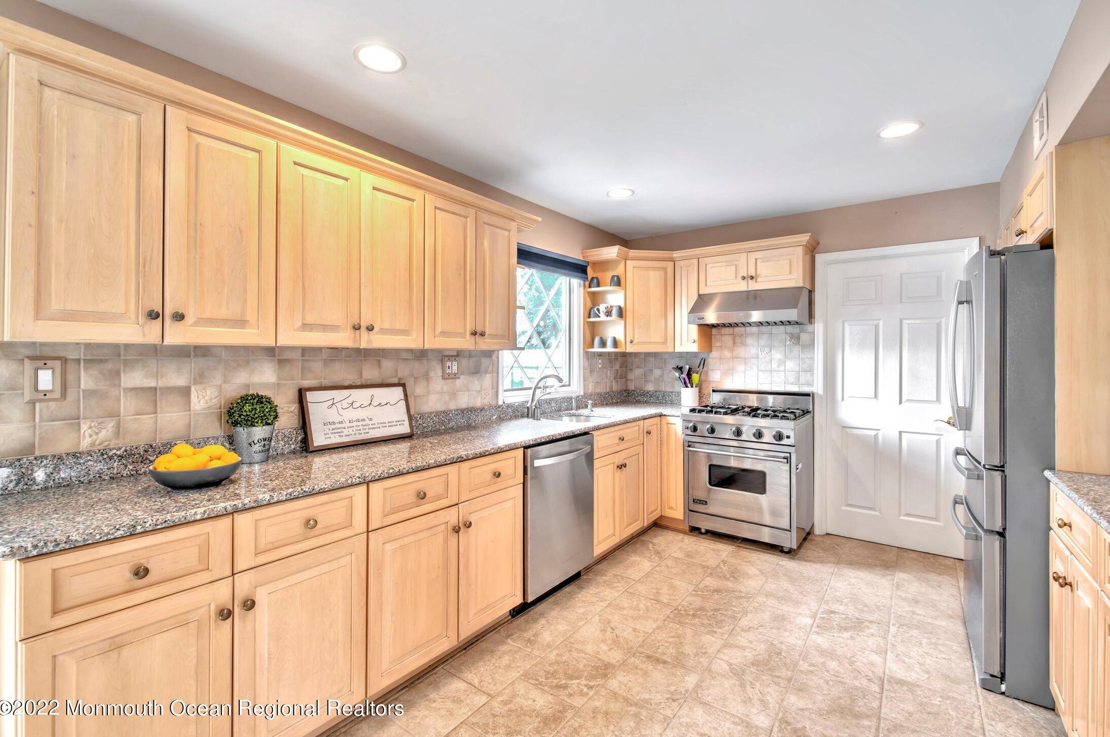 13 Idaho Ln, Matawan NJ 07747-1530 exterior