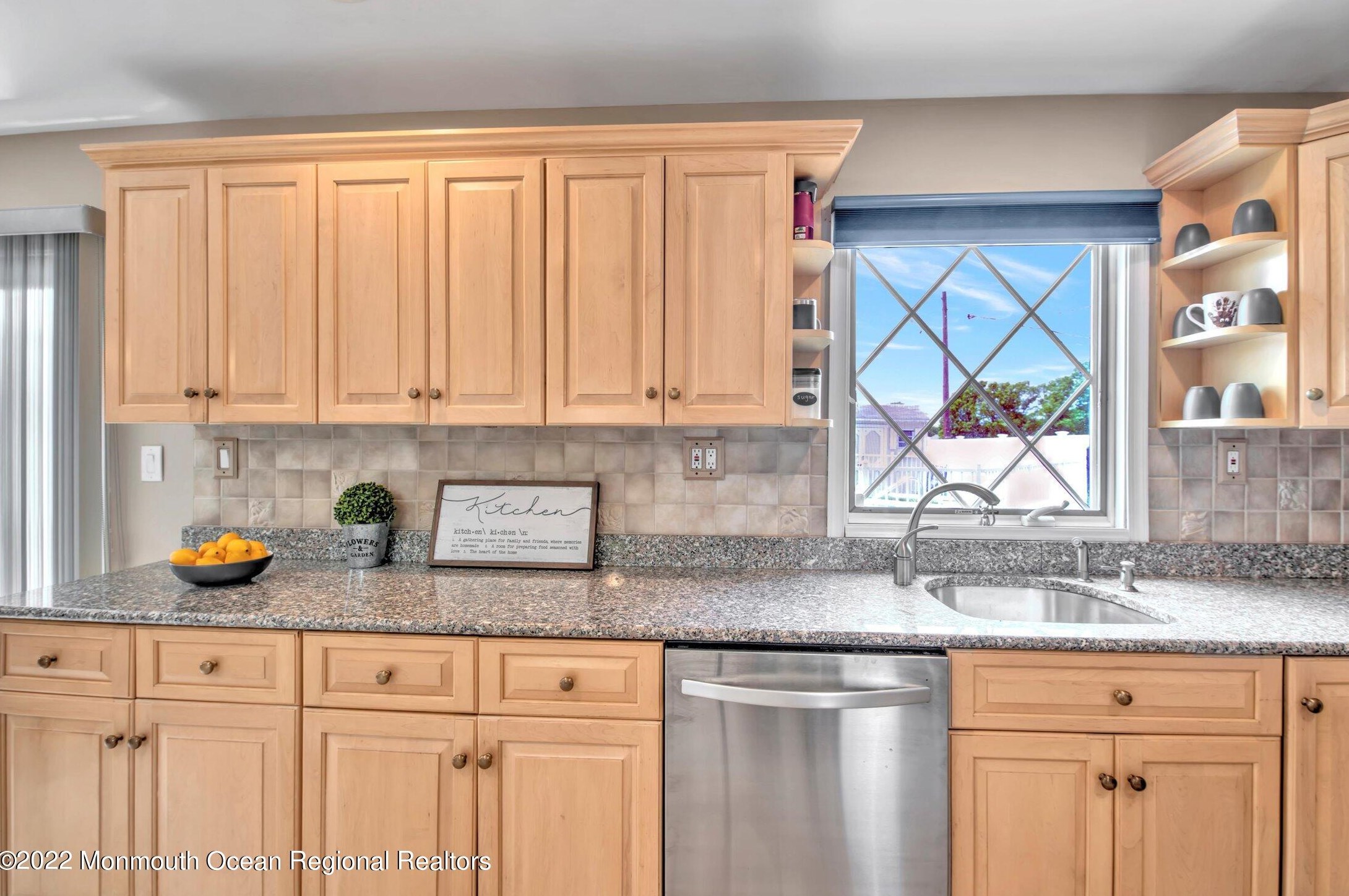 13 Idaho Ln, Matawan NJ 07747-1530 exterior