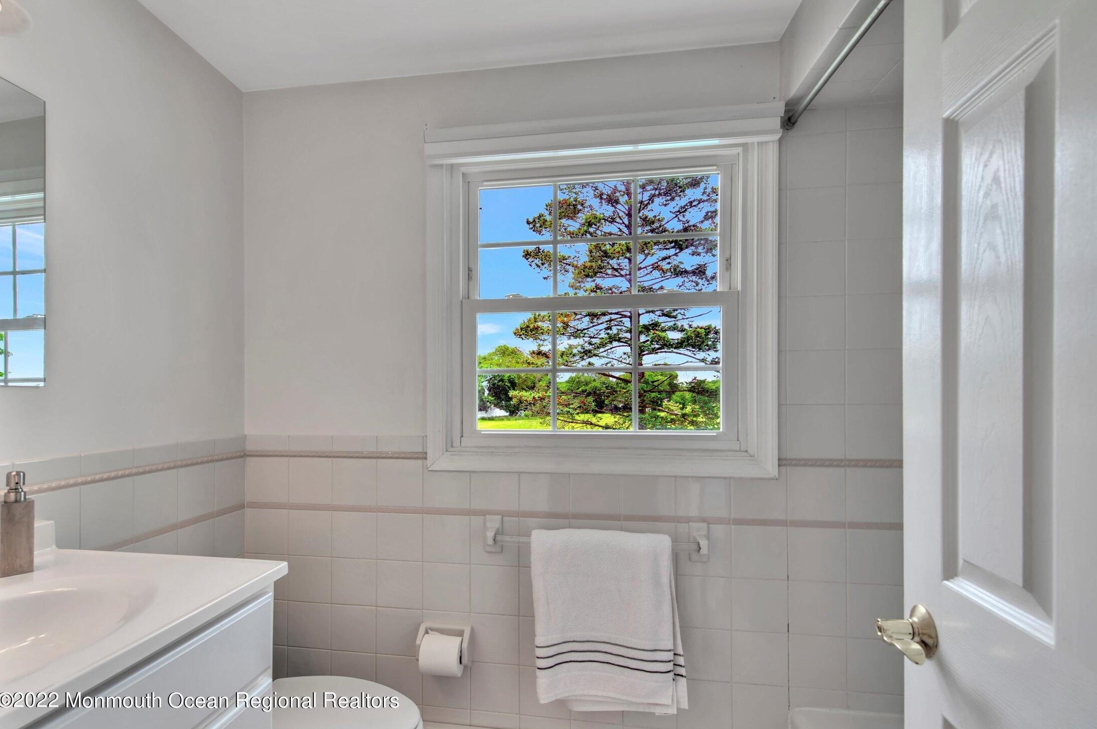 13 Idaho Ln, Matawan NJ 07747-1530 exterior