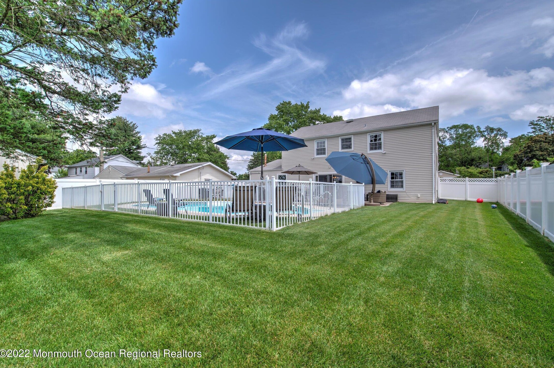13 Idaho Ln, Matawan NJ 07747-1530 exterior