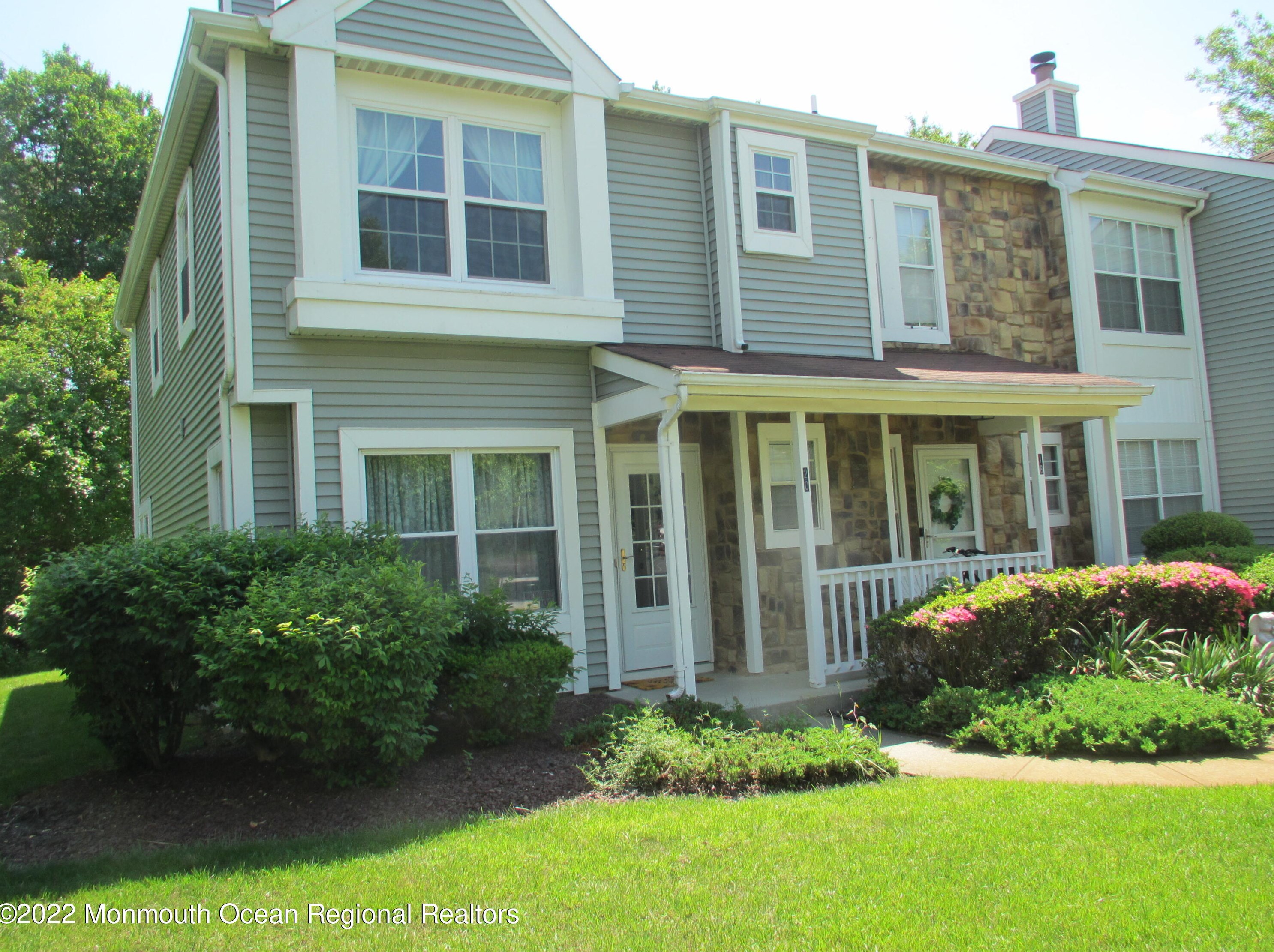 20 Stirrup Ct, Wall Township, NJ 07753-7679