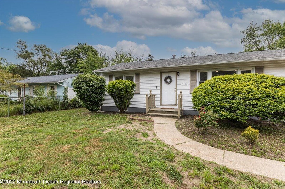 472 Dover Rd, Toms River NJ 08757-5222 exterior