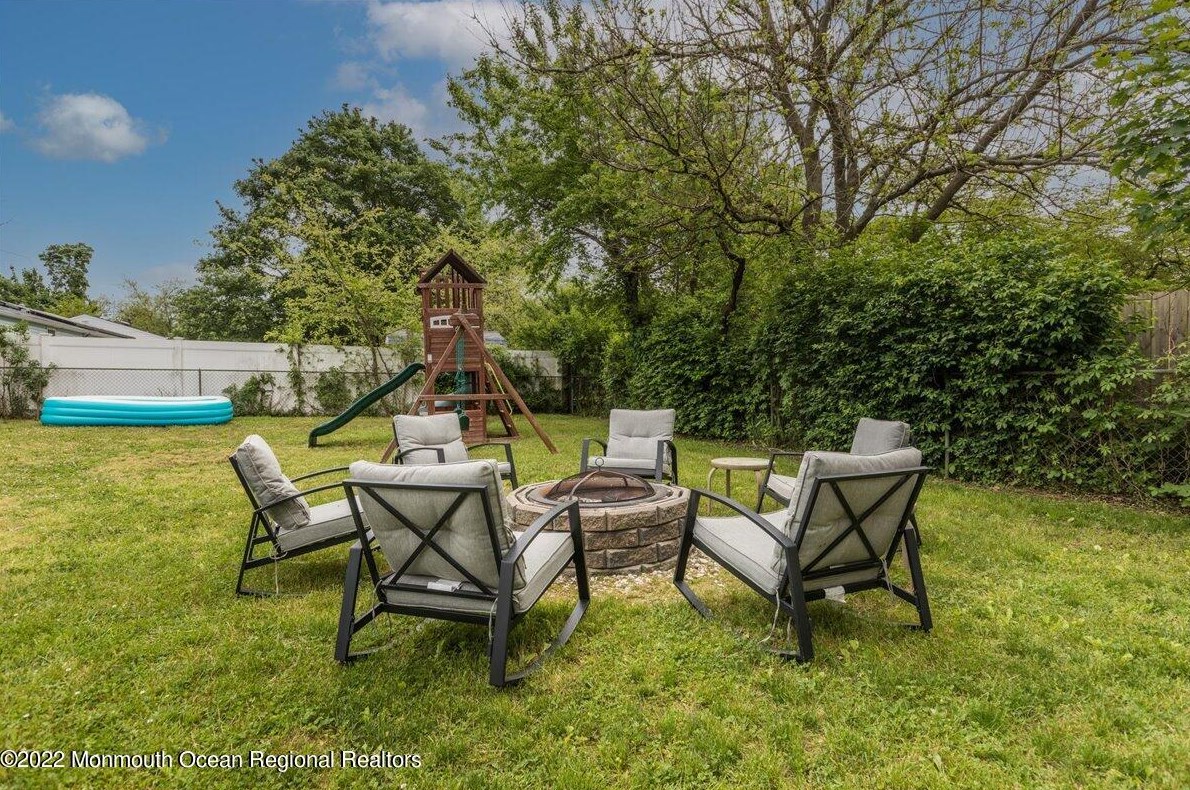 472 Dover Rd, Toms River NJ 08757-5222 exterior