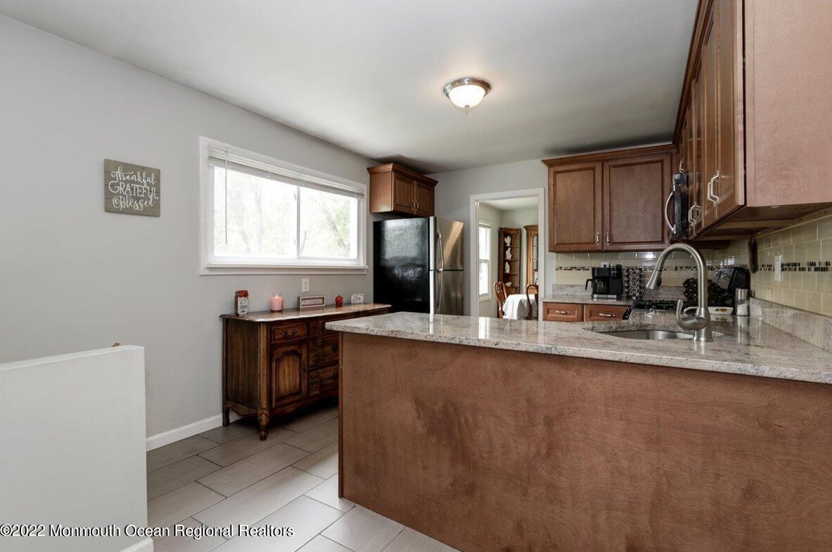 472 Dover Rd, Toms River NJ 08757-5222 exterior