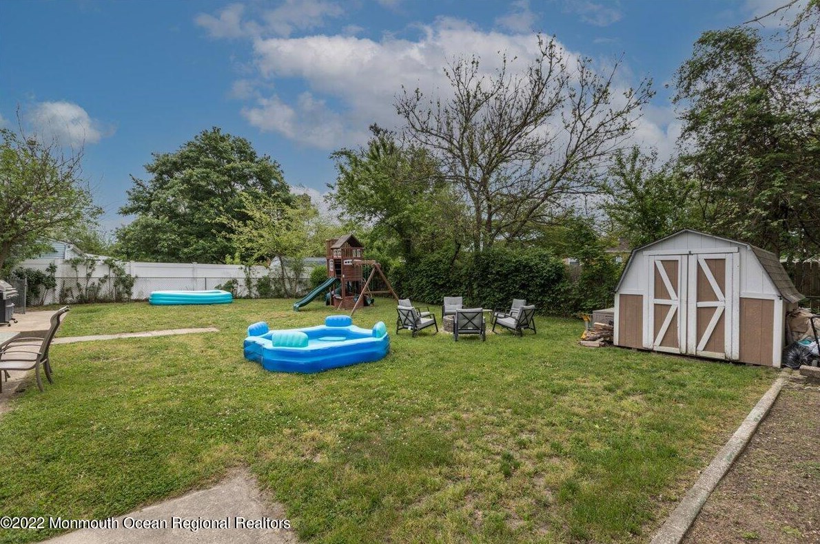 472 Dover Rd, Toms River NJ 08757-5222 exterior