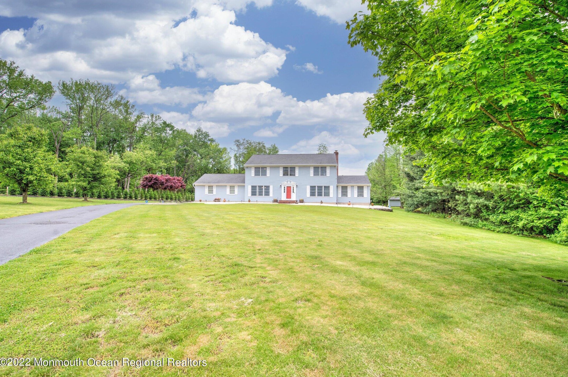 105 Meadow Ct, Millstone Township, NJ 08535-8524