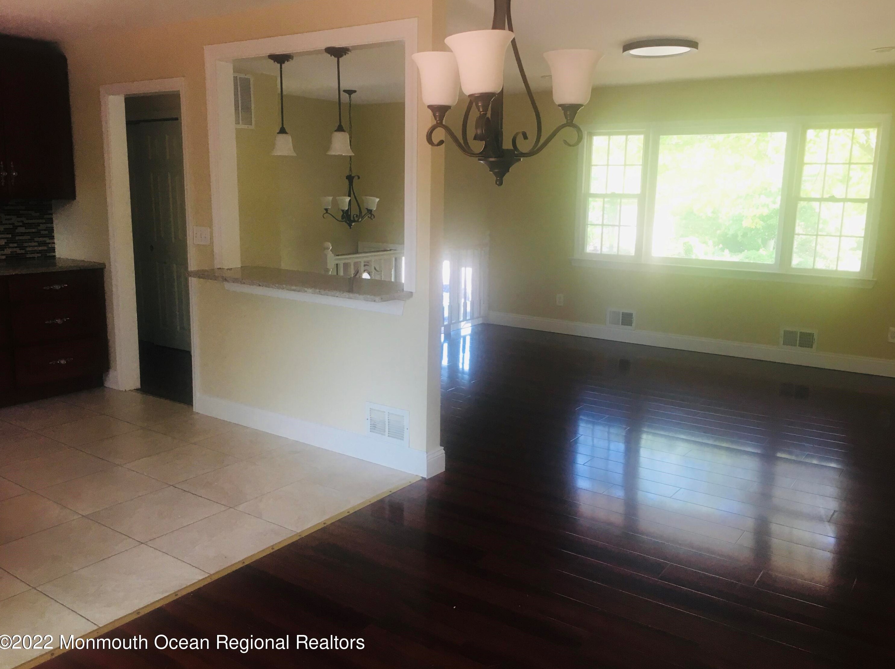 538 Vaughn Ave, Toms River, NJ 08753-5839
