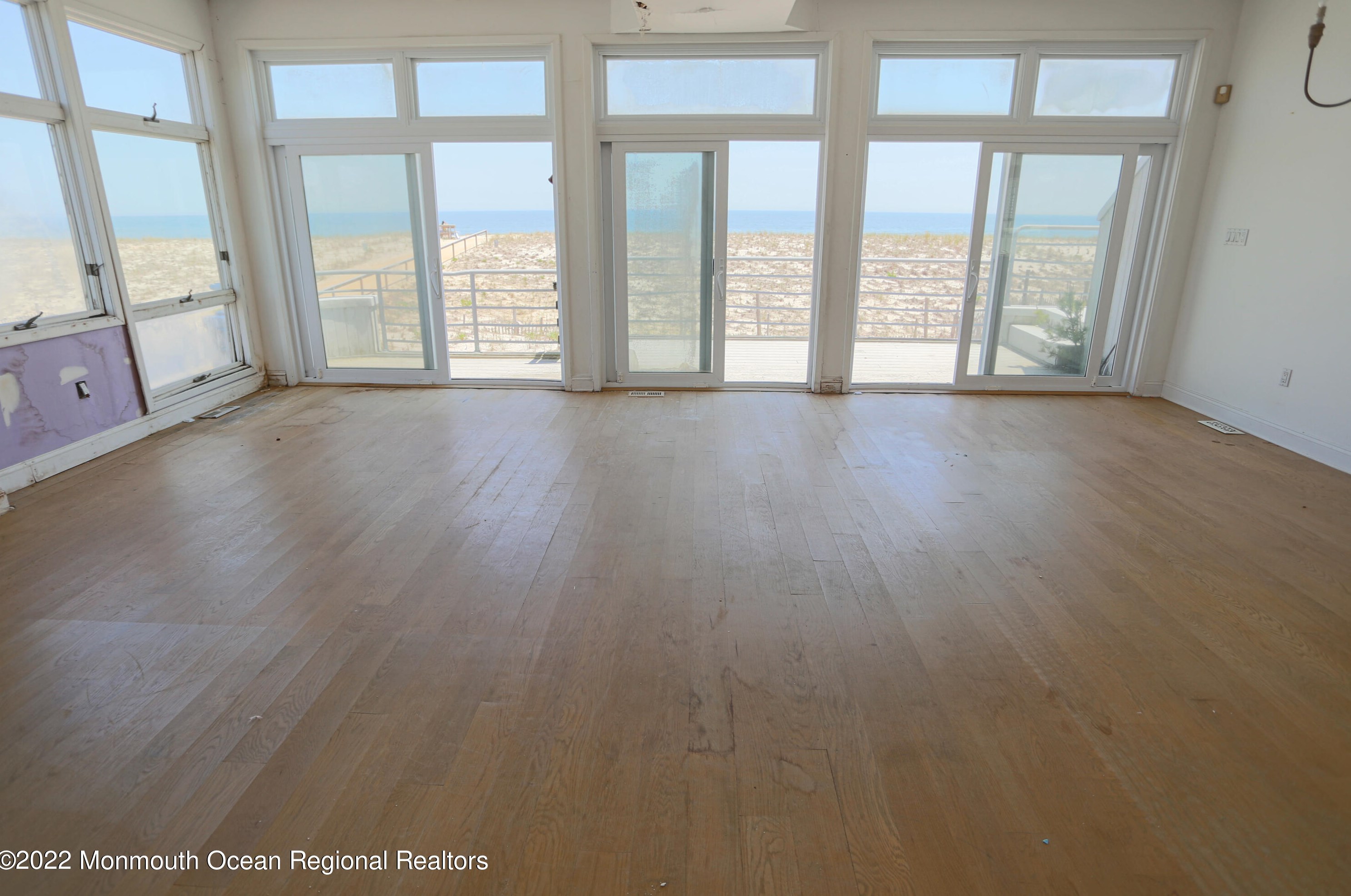 110 E Jeanette Ave, Long Beach Township, NJ 08008