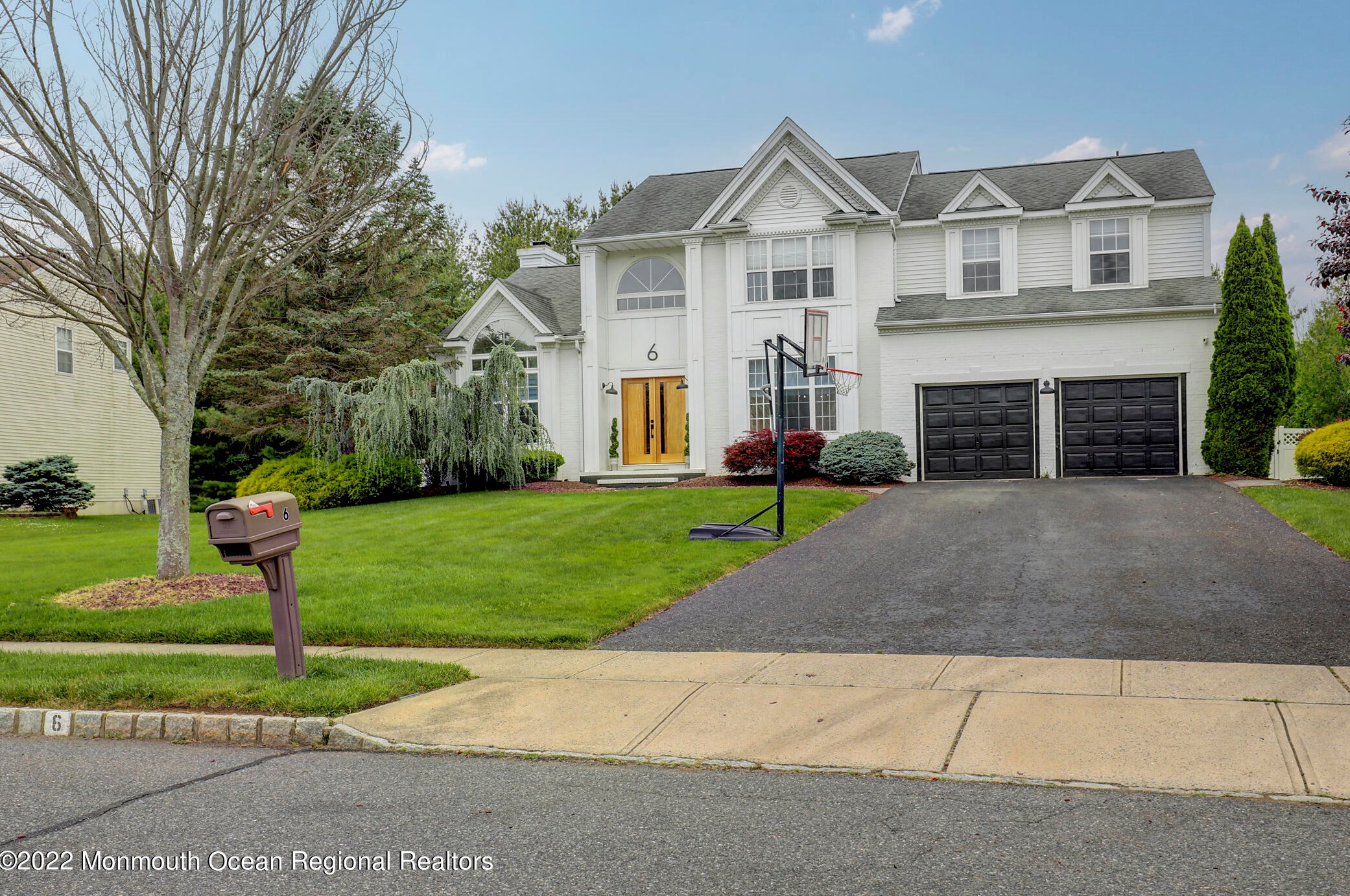 6 Arbor Ct, Millstone Township, NJ 07726-2859