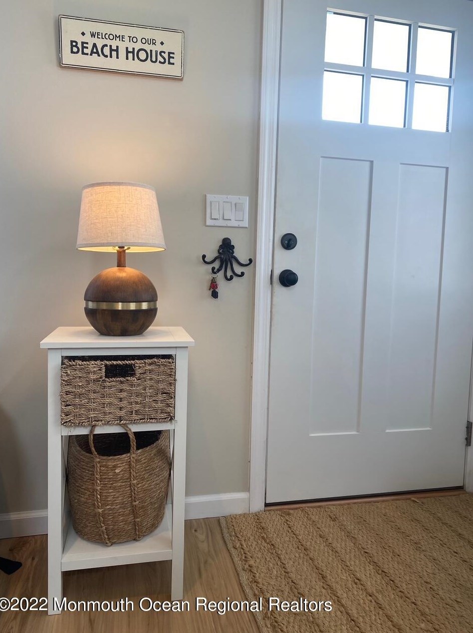 20 Pompano Way E, Lavallette, NJ 08735